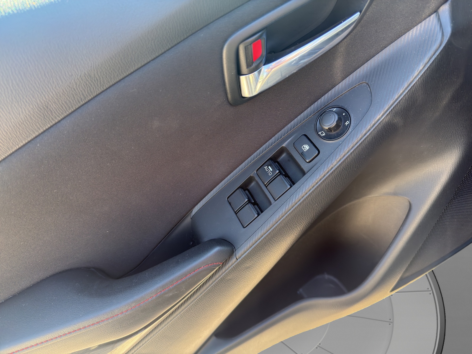 MAZDA 2 1.5 90 Revolution-image-9