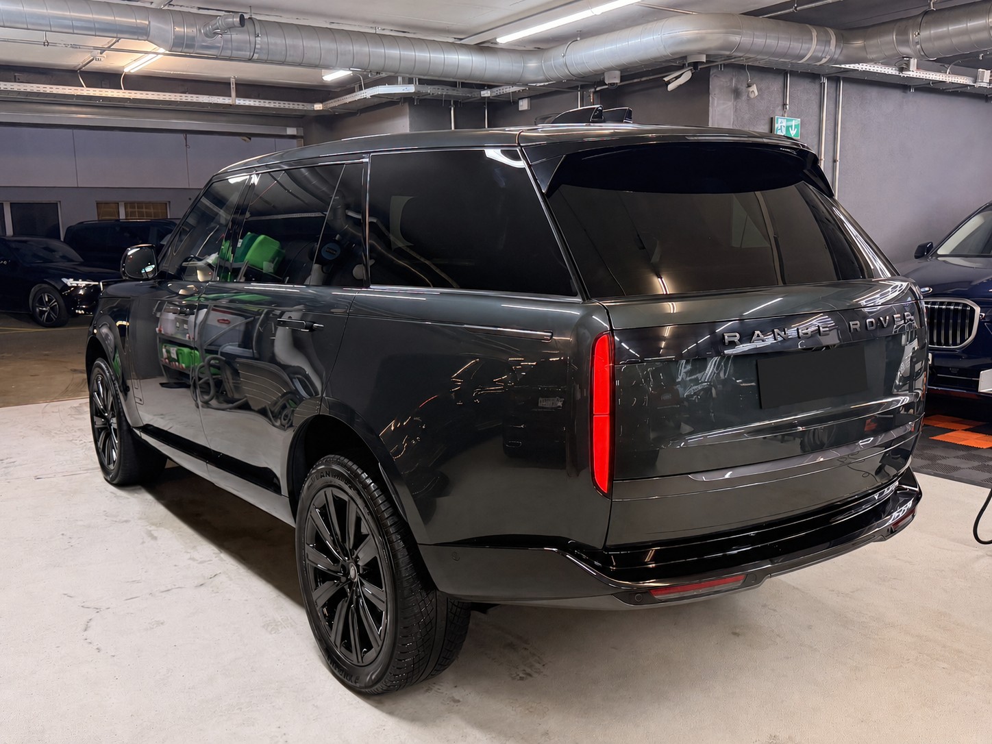 LAND ROVER 3.0 I6 HSE LWB 7P.-image-2