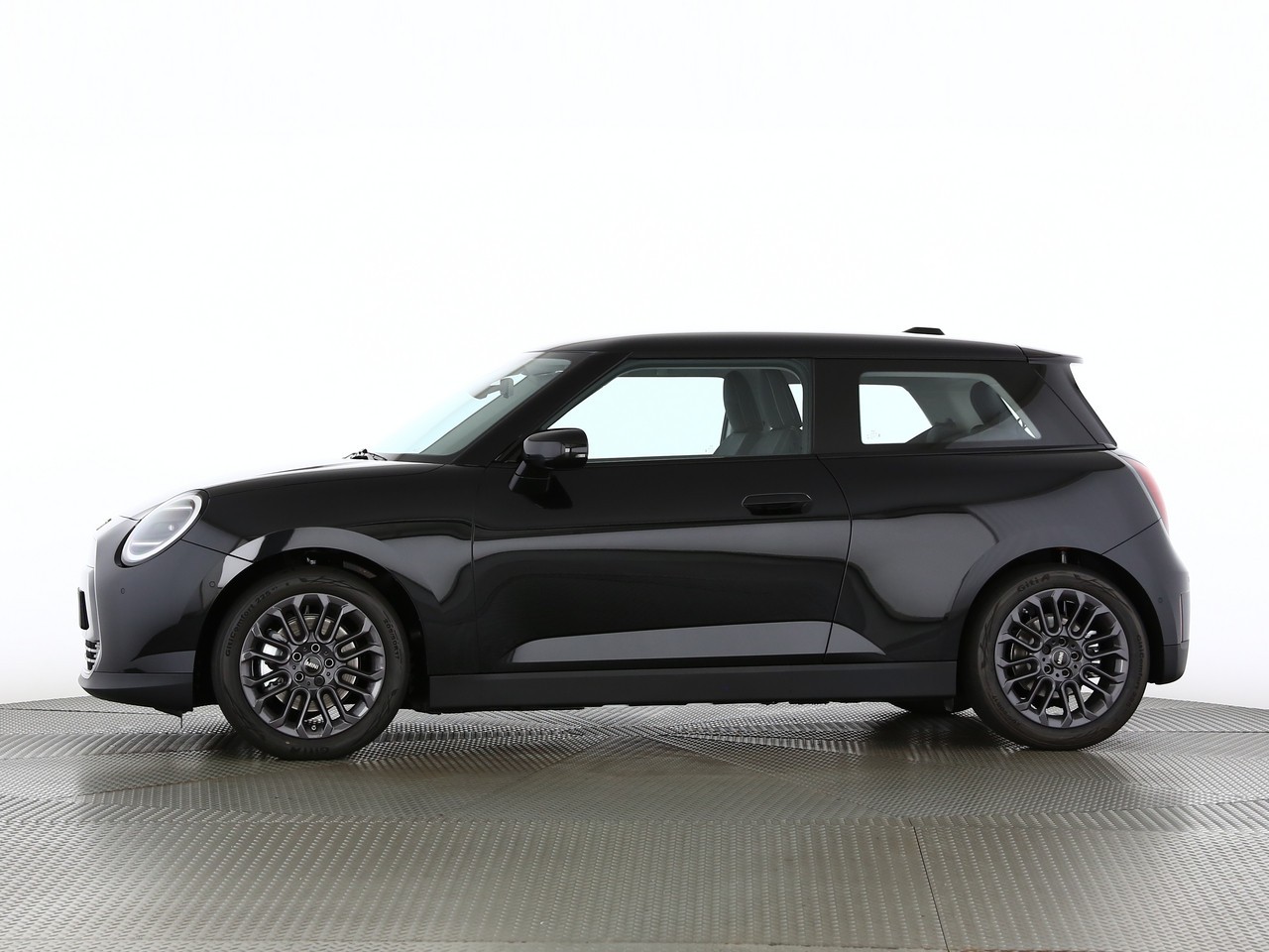 MINI Cooper E-showroom-element-2