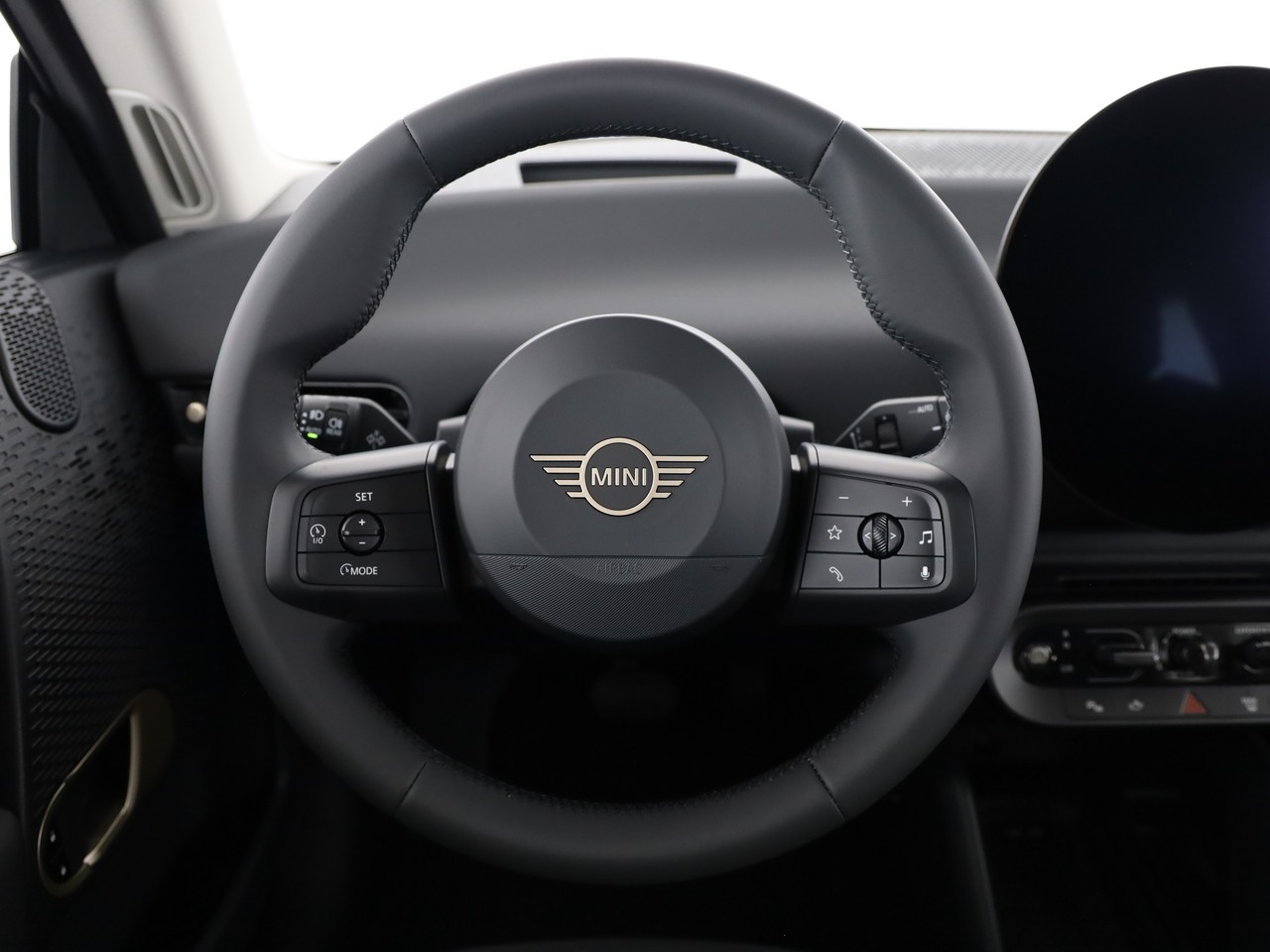 MINI Cooper E-image-16
