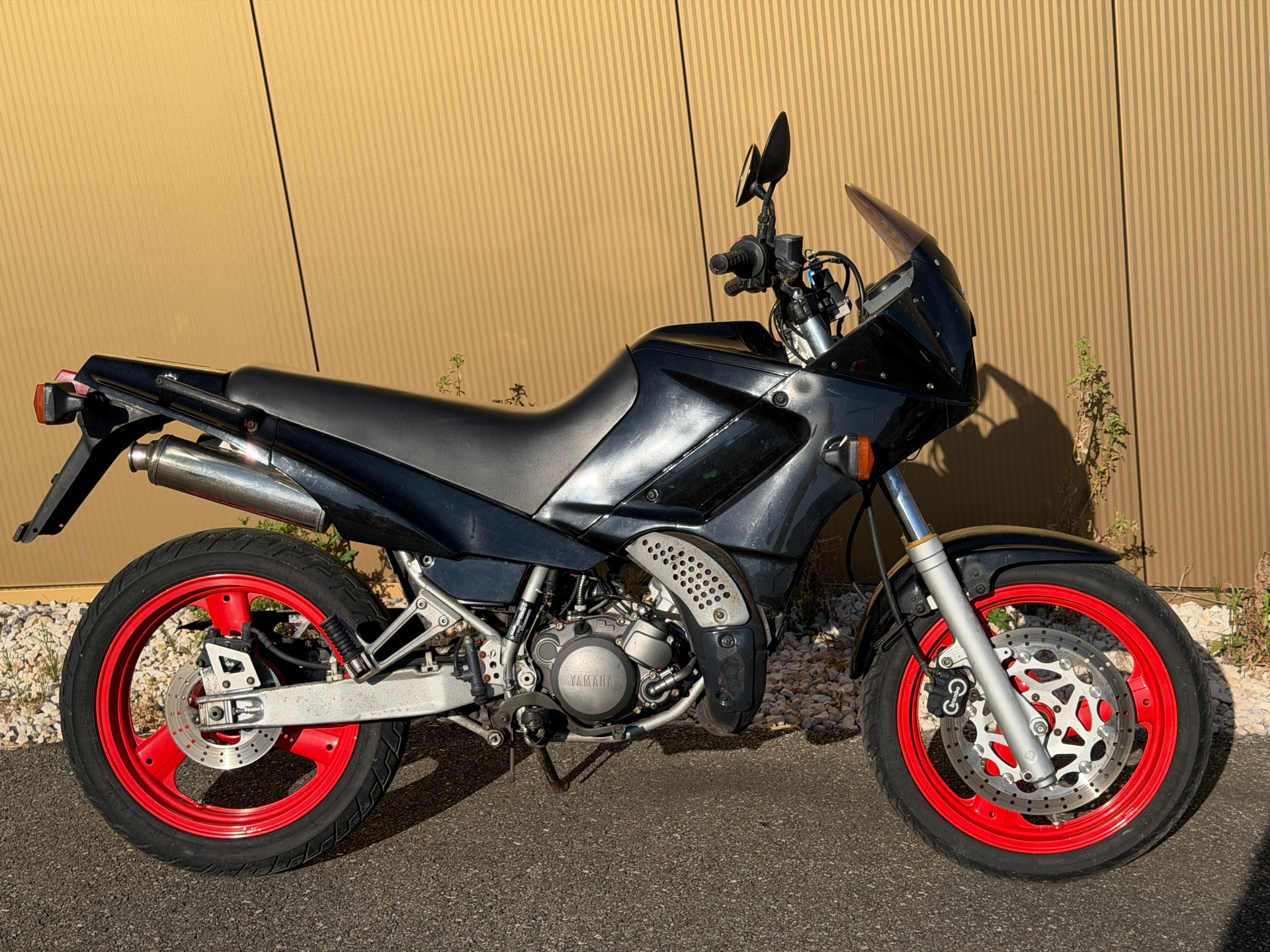 YAMAHA TDR 125 R-showroom-element-3