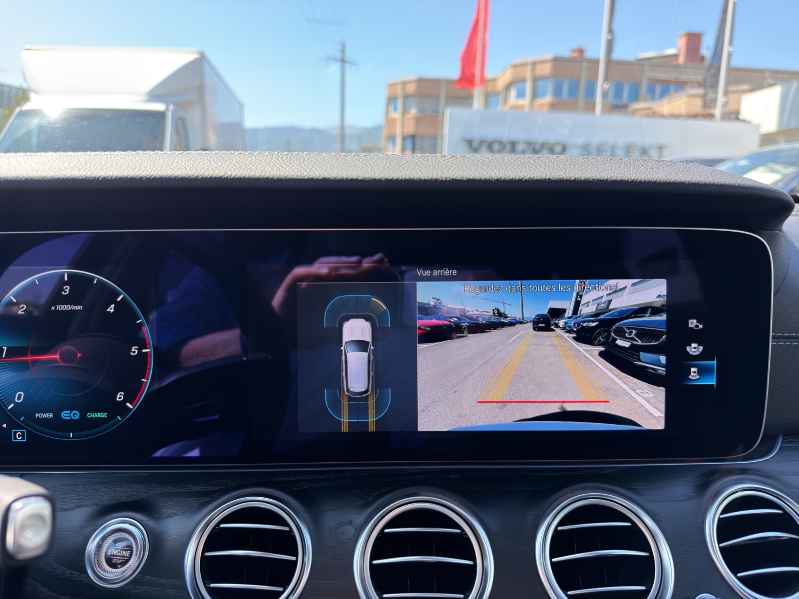 MERCEDES-BENZ E 220 d T AMG Line 9G-Tronic-image-16