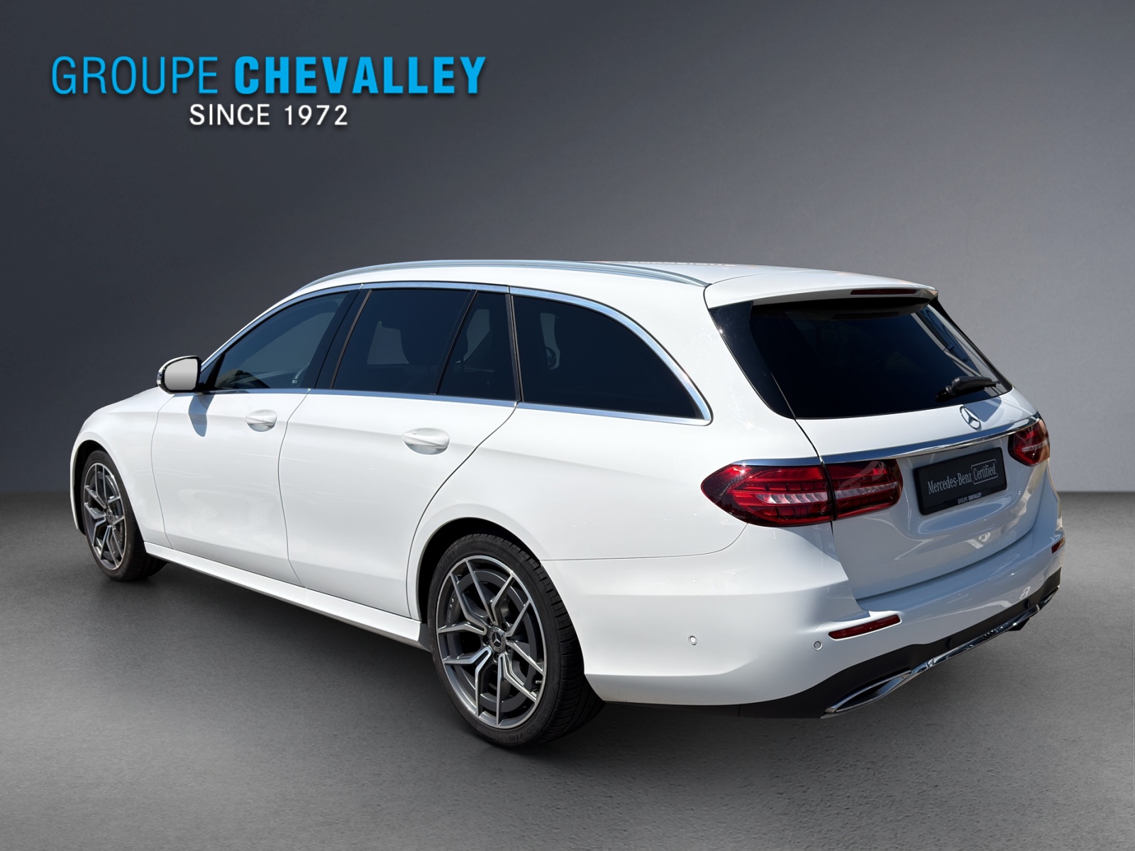 MERCEDES-BENZ E 220 d T AMG Line 9G-Tronic-image-3