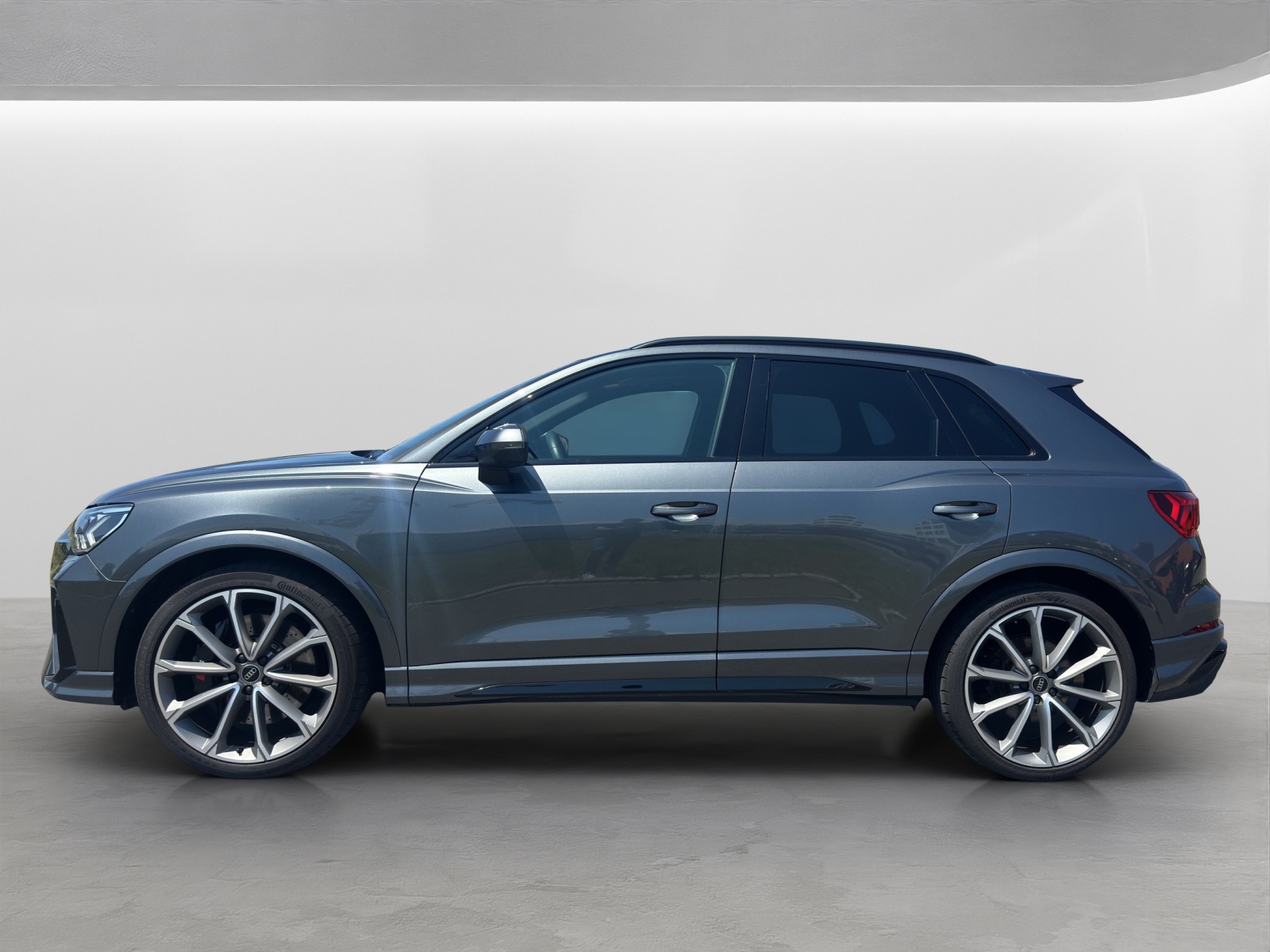 AUDI RS Q3 2.5 TFSI quattro S tronic-showroom-element-1