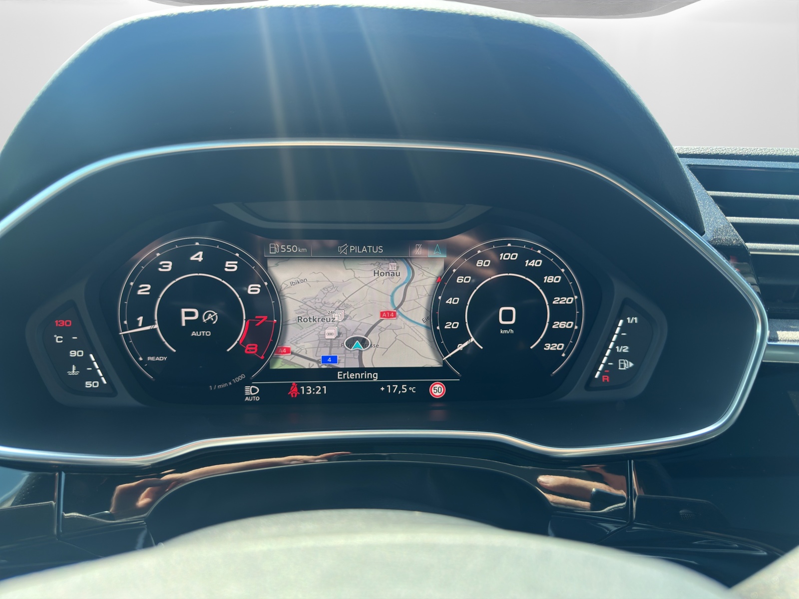 AUDI RS Q3 2.5 TFSI quattro S tronic-image-5