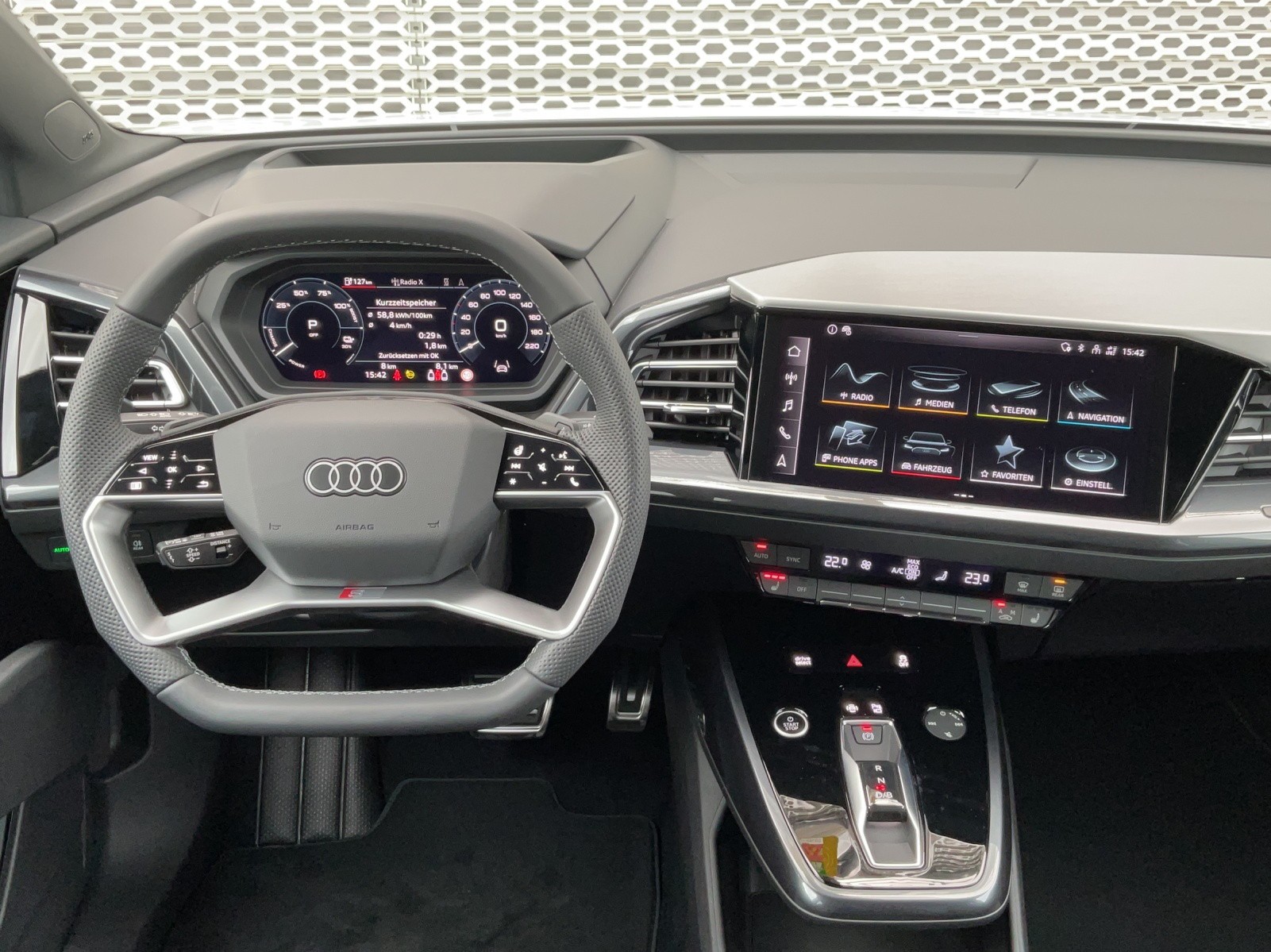 AUDI Q4 e-tron 50 quattro-image-6
