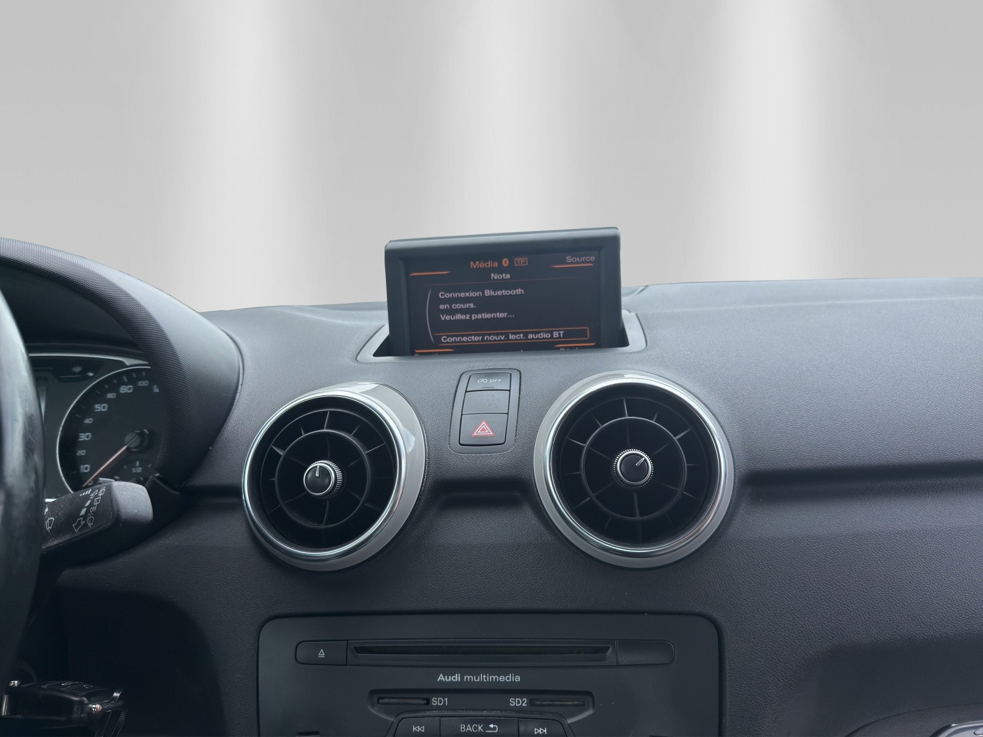 AUDI A1 1.4 TFSI Ambition S-tronic-image-10