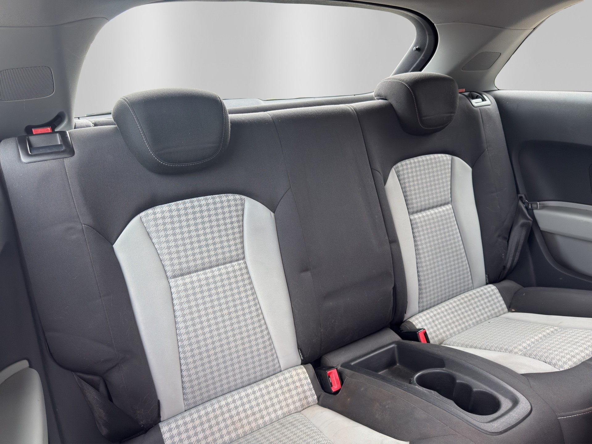 AUDI A1 1.4 TFSI Ambition S-tronic-image-14