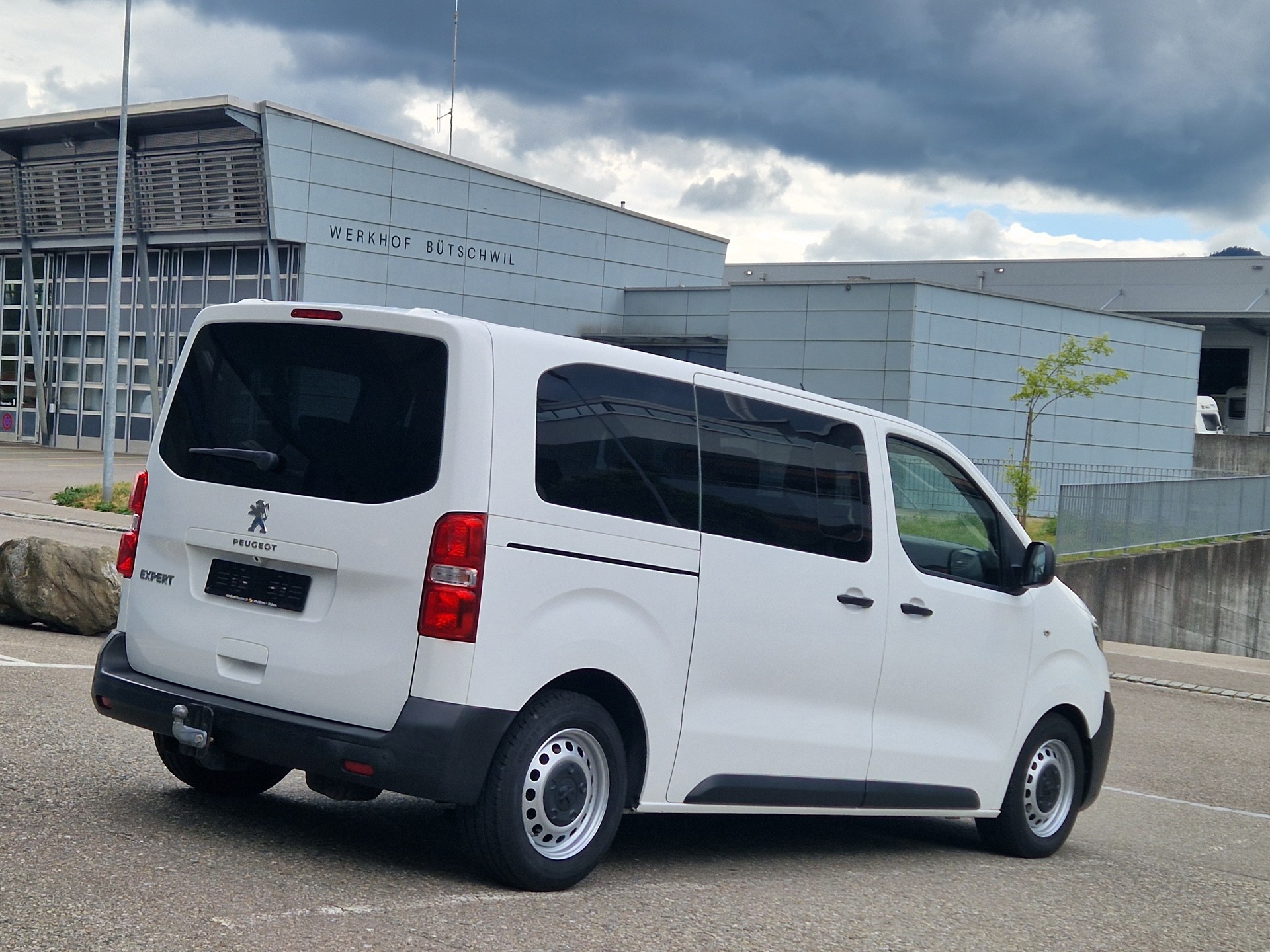 PEUGEOT Expert Traveller 2.0 BlueHDi 9 Plätzer-image-4