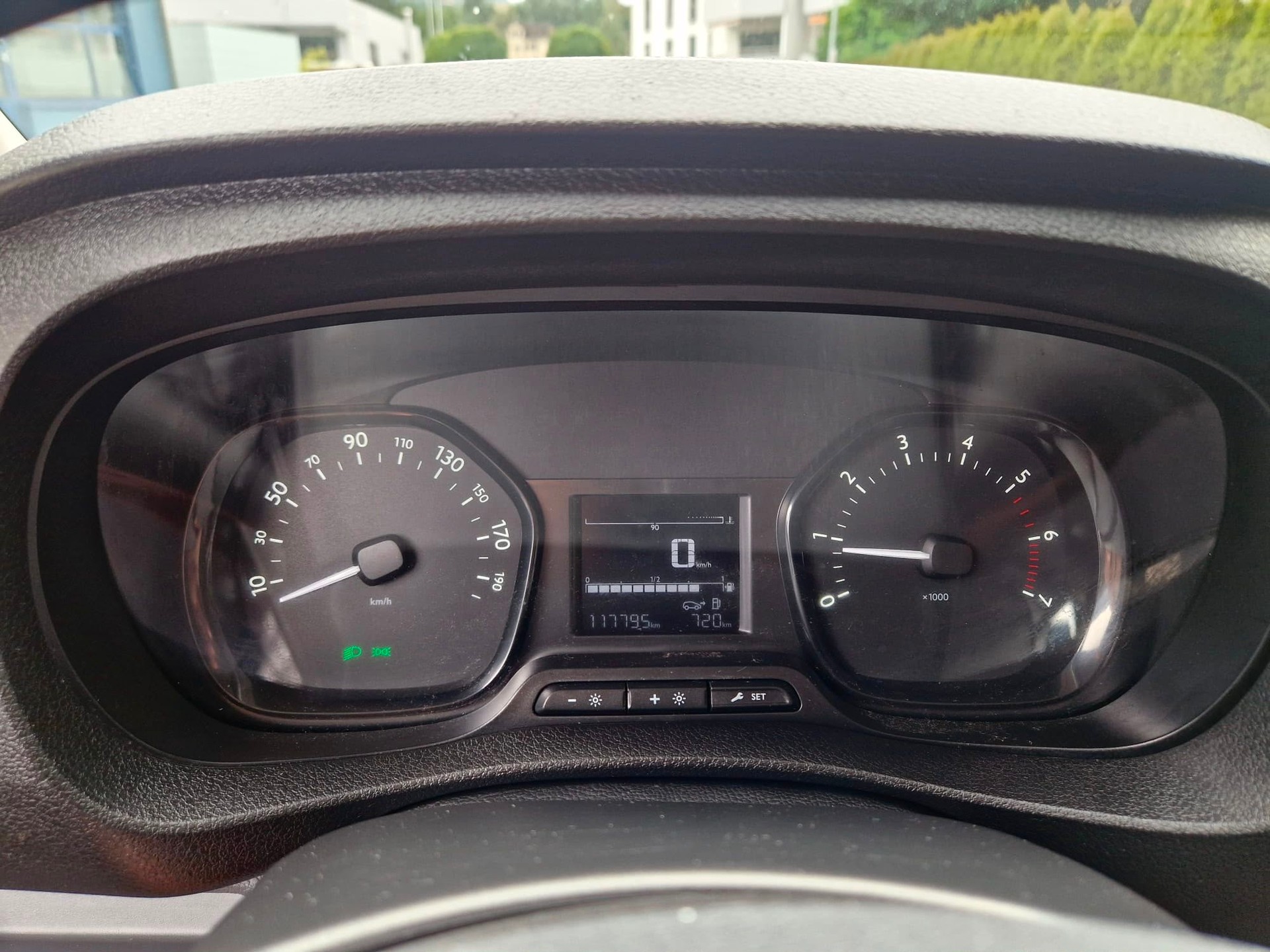 PEUGEOT Expert Traveller 2.0 BlueHDi 9 Plätzer-image-11