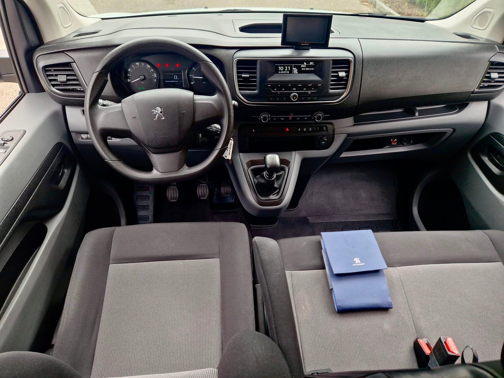 PEUGEOT Expert Traveller 2.0 BlueHDi 9 Plätzer-image-6
