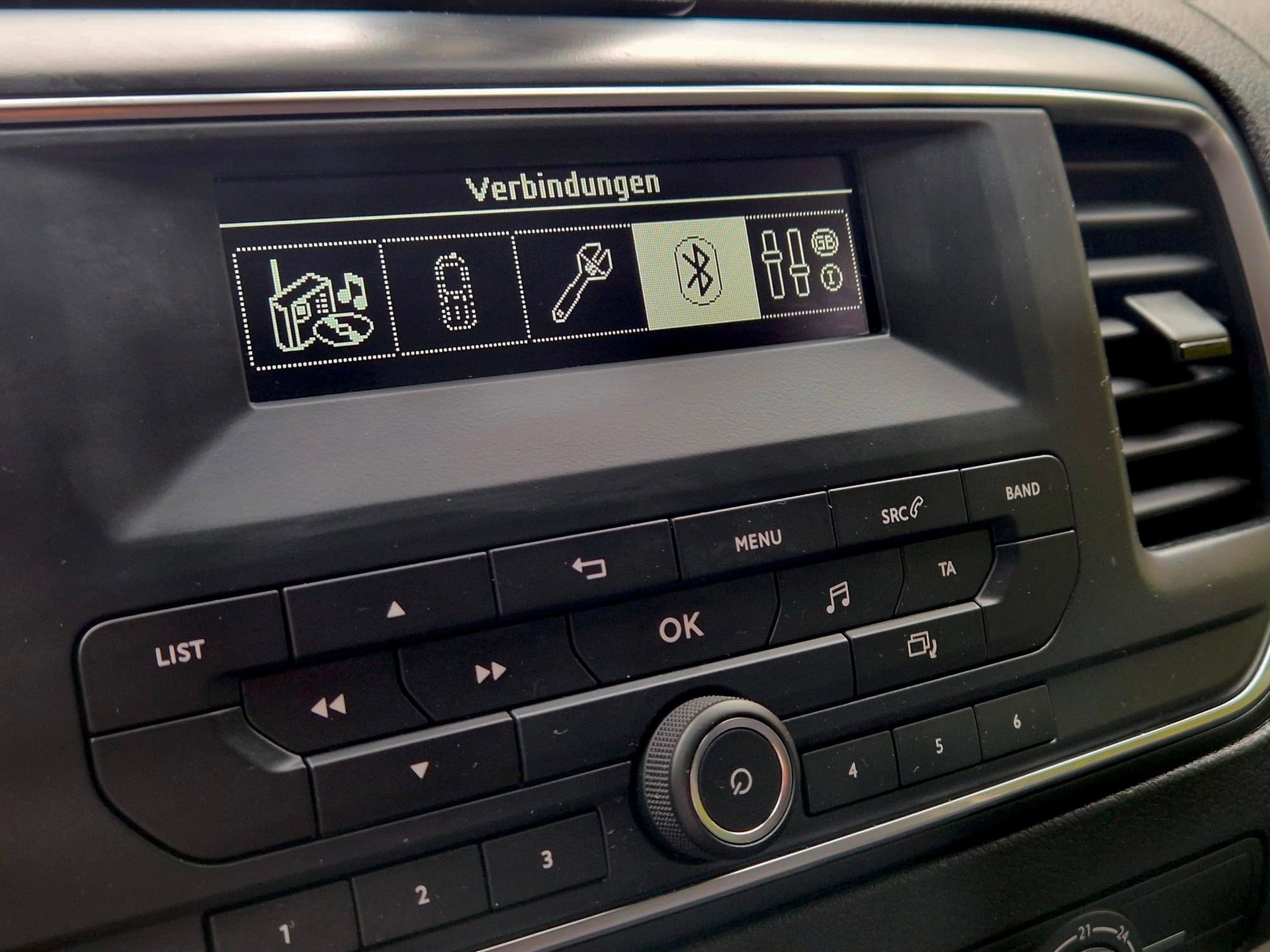 PEUGEOT Expert Traveller 2.0 BlueHDi 9 Plätzer-image-14
