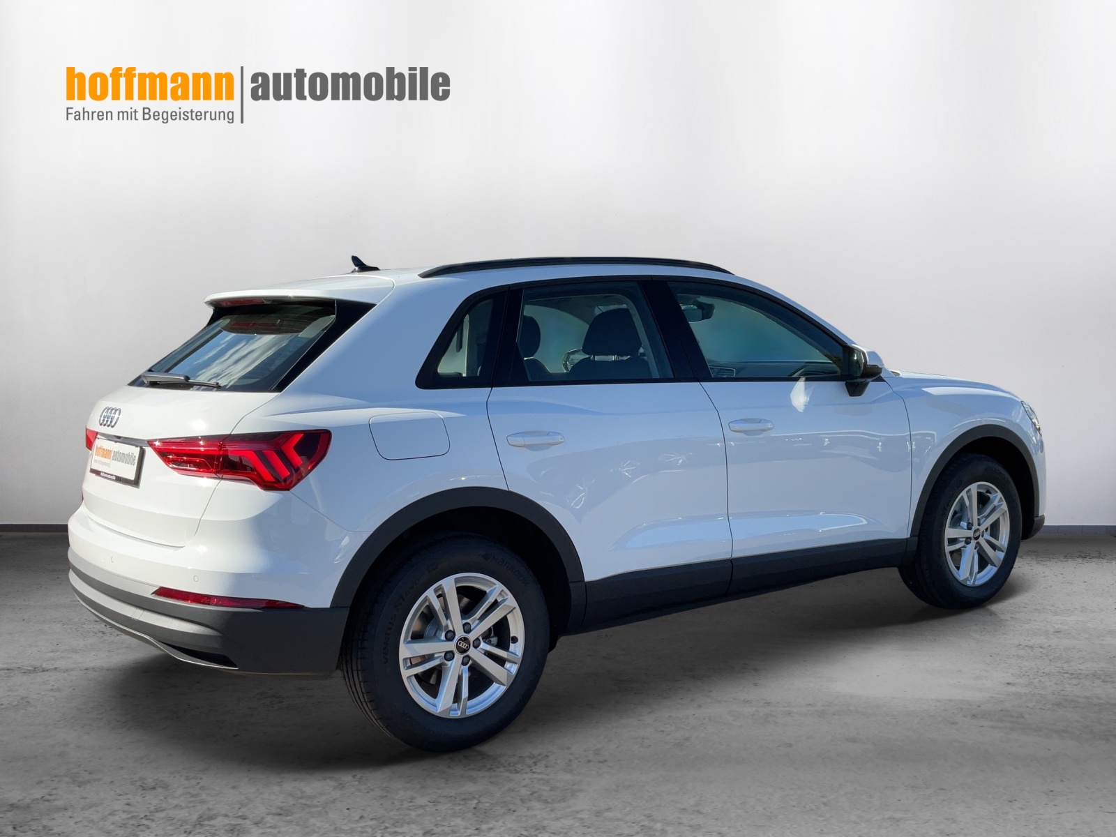 AUDI Q3 Sportback 35 TFSI Attraction S-tronic-image-3