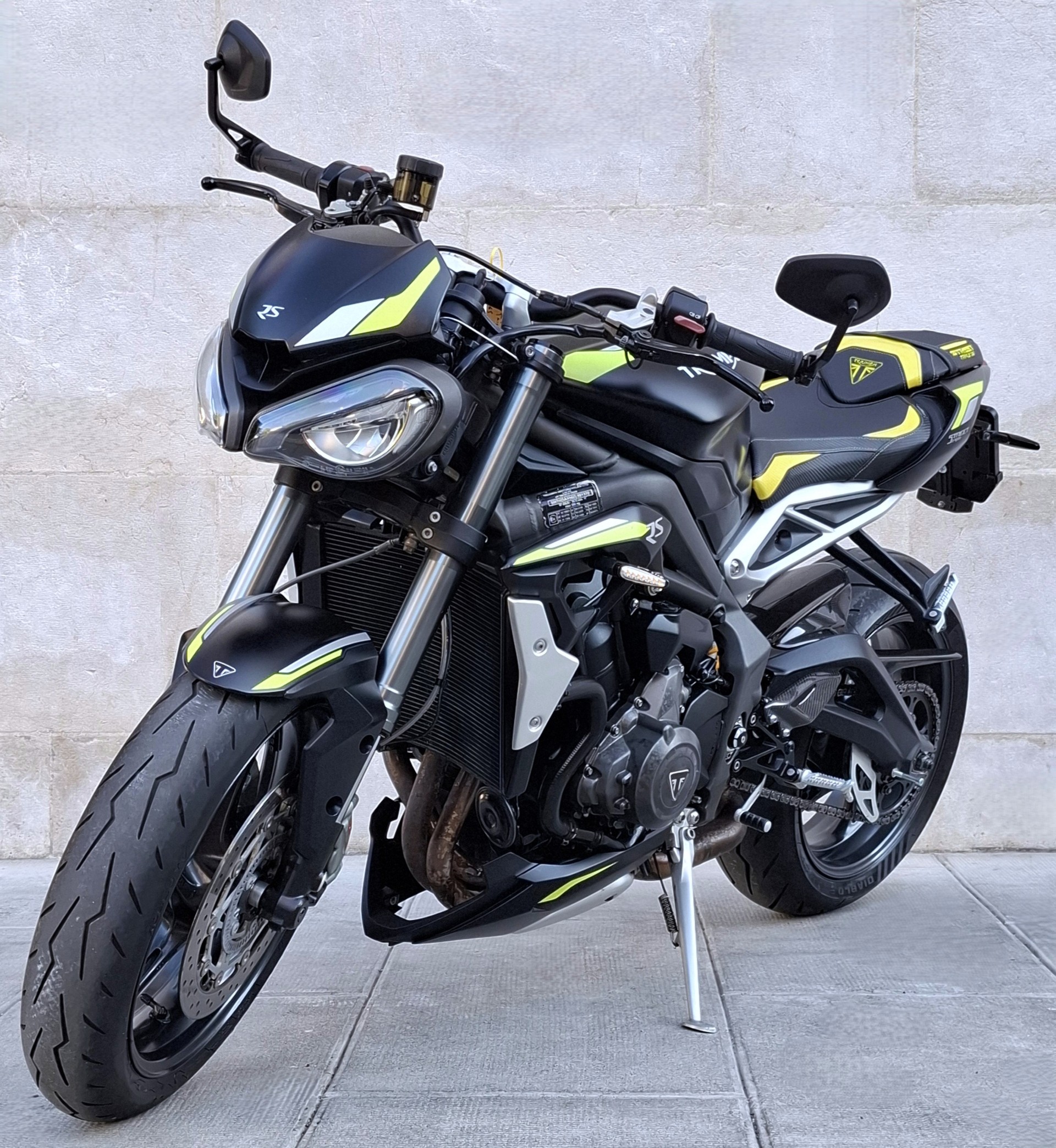 TRIUMPH Street Triple RS 765 ABS-showroom-element-3