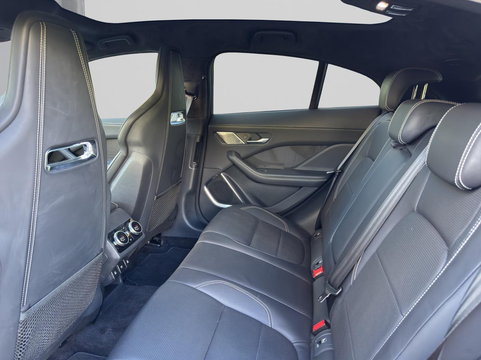JAGUAR I-Pace EV400 HSE AWD mit Luftfederung-image-9