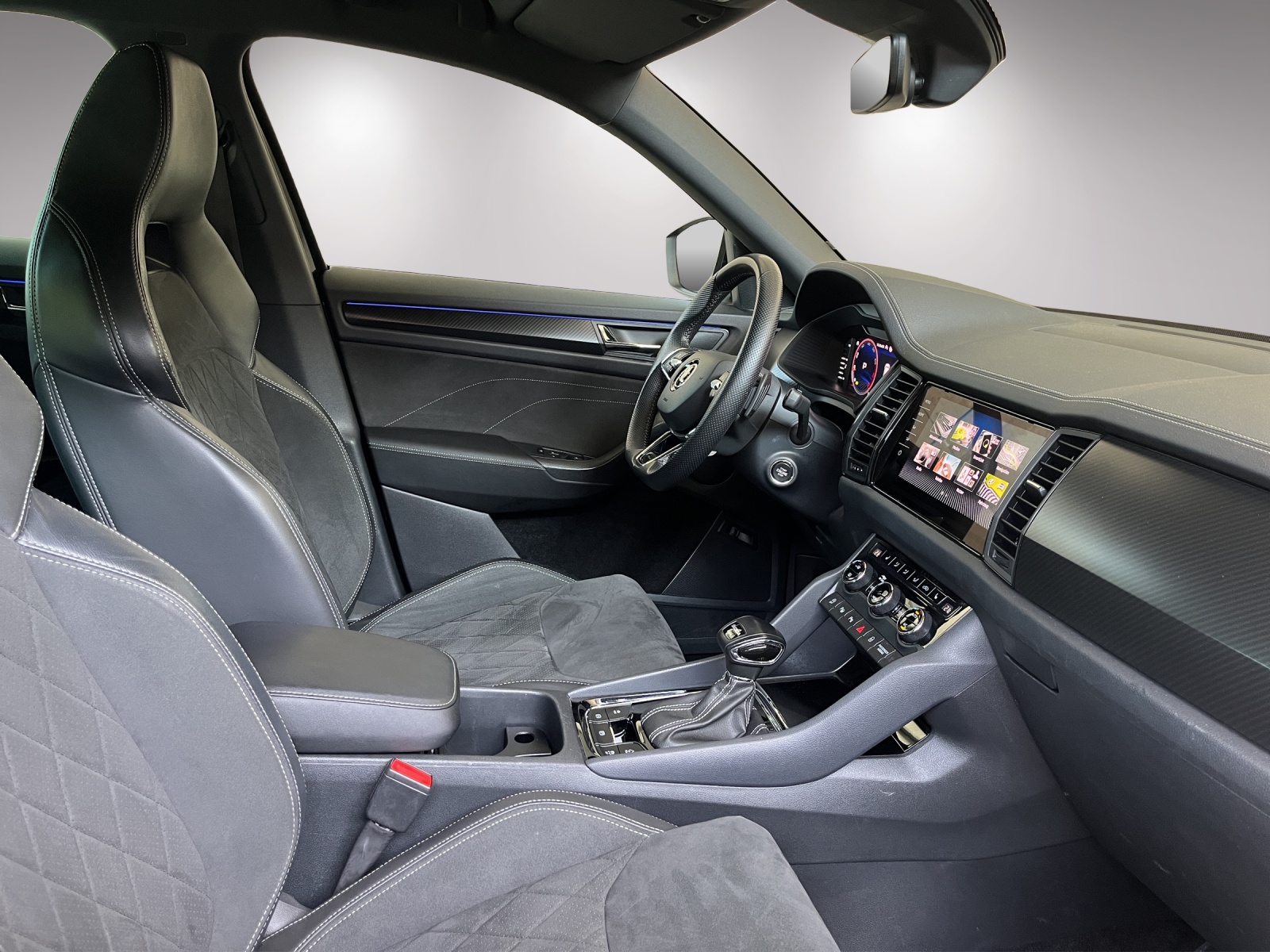 SKODA Kodiaq 2.0 TSI 4x4 SportLine-image-15