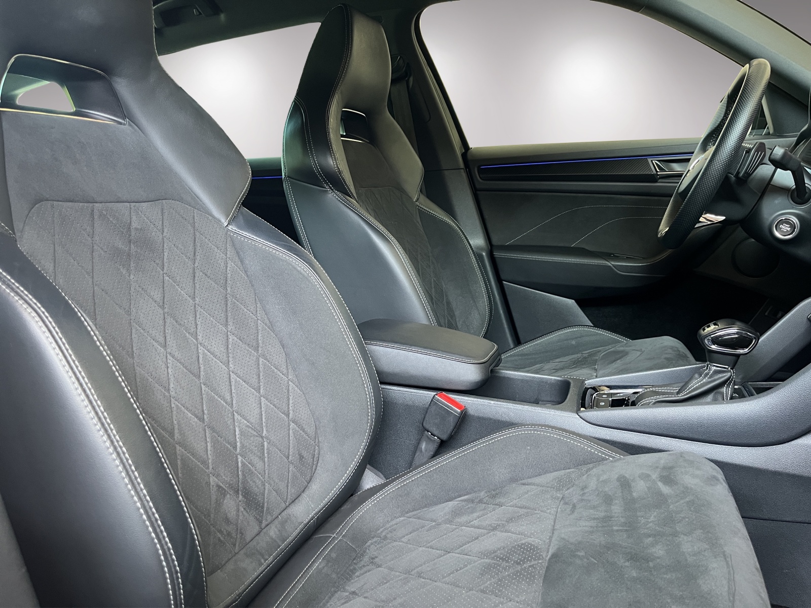 SKODA Kodiaq 2.0 TSI 4x4 SportLine-image-16