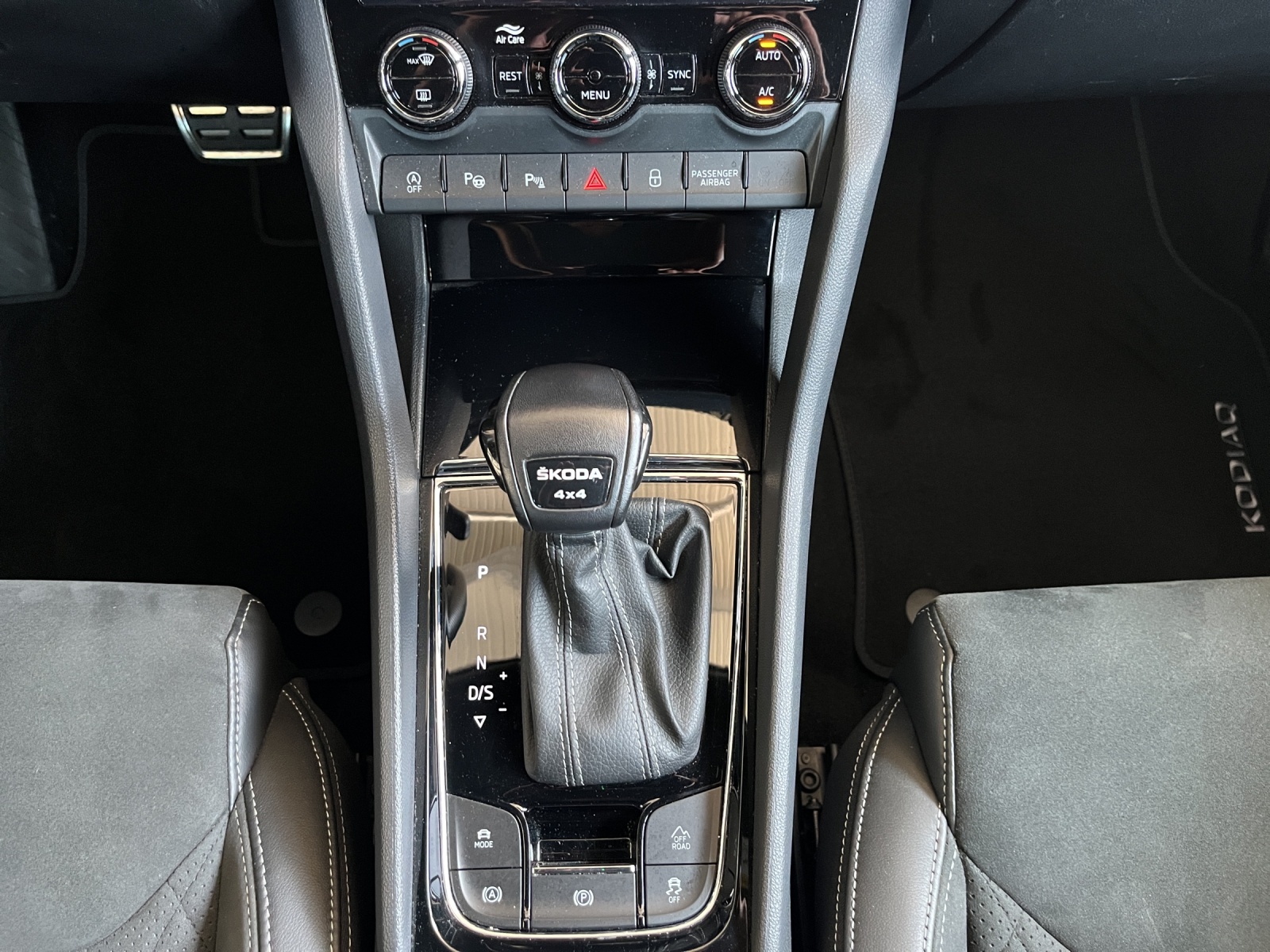 SKODA Kodiaq 2.0 TSI 4x4 SportLine-image-14