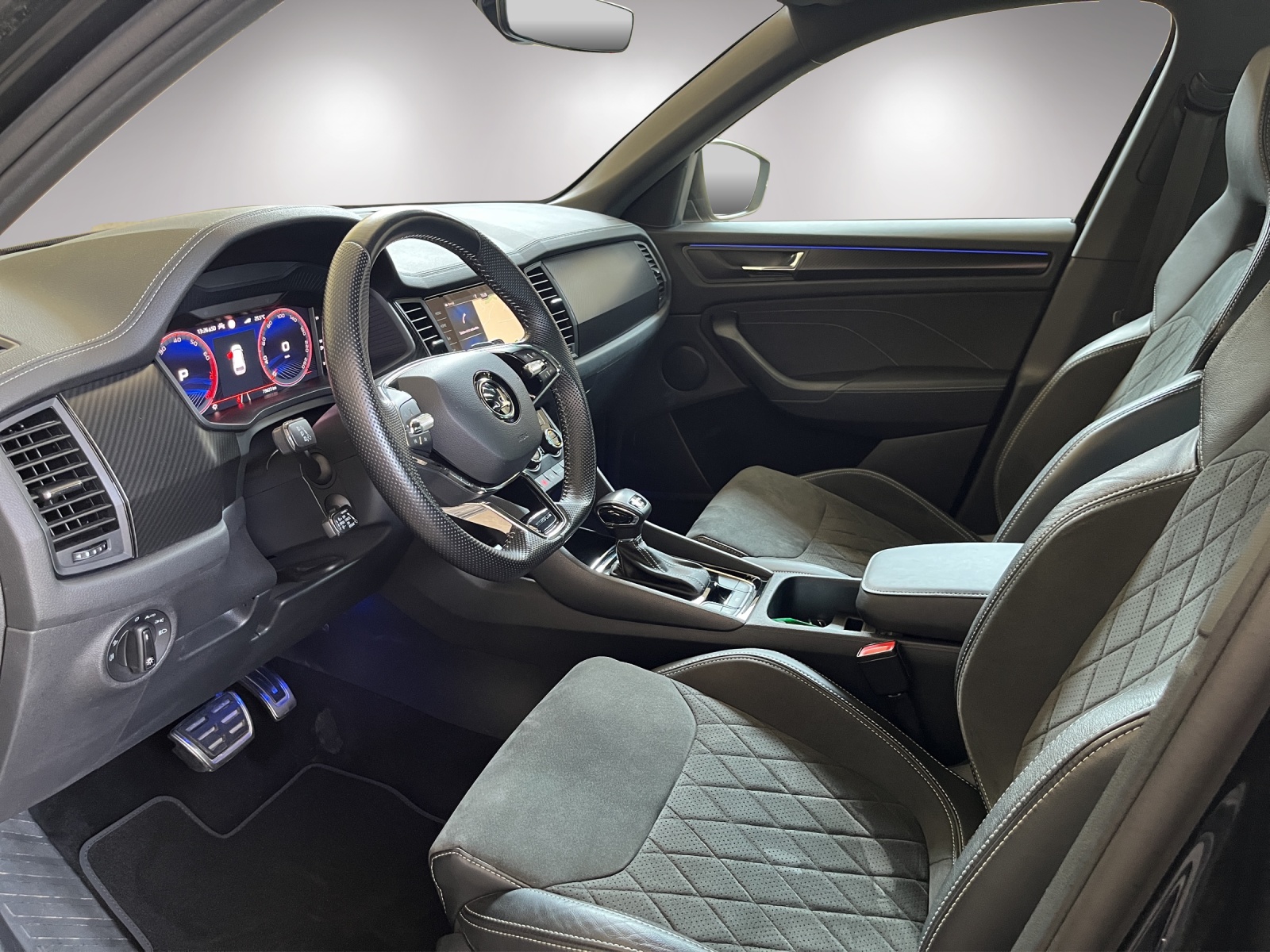 SKODA Kodiaq 2.0 TSI 4x4 SportLine-image-8