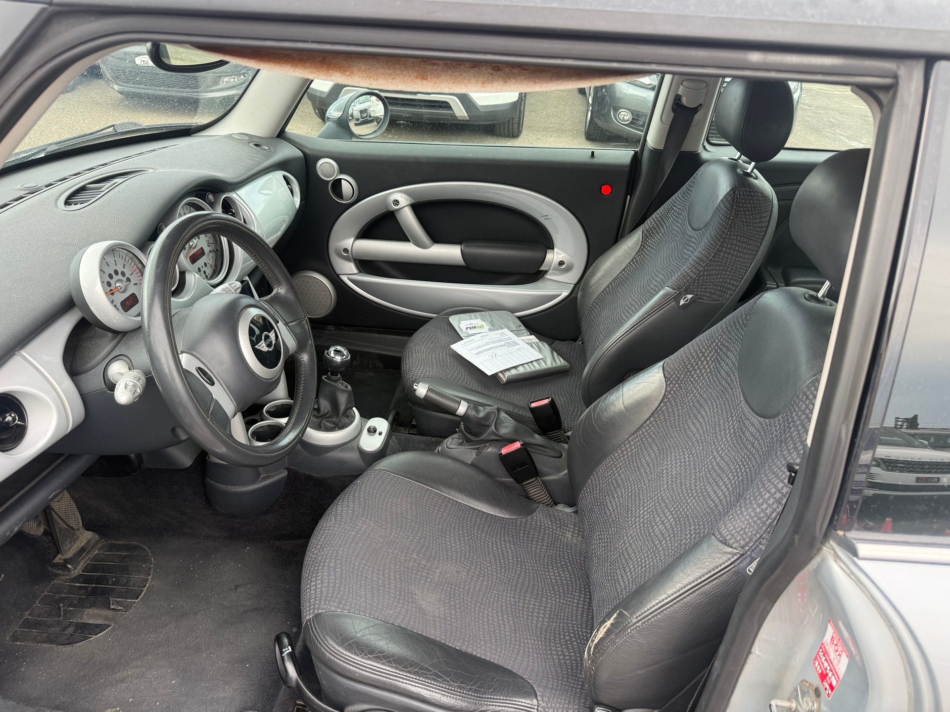 MINI Cooper-image-5