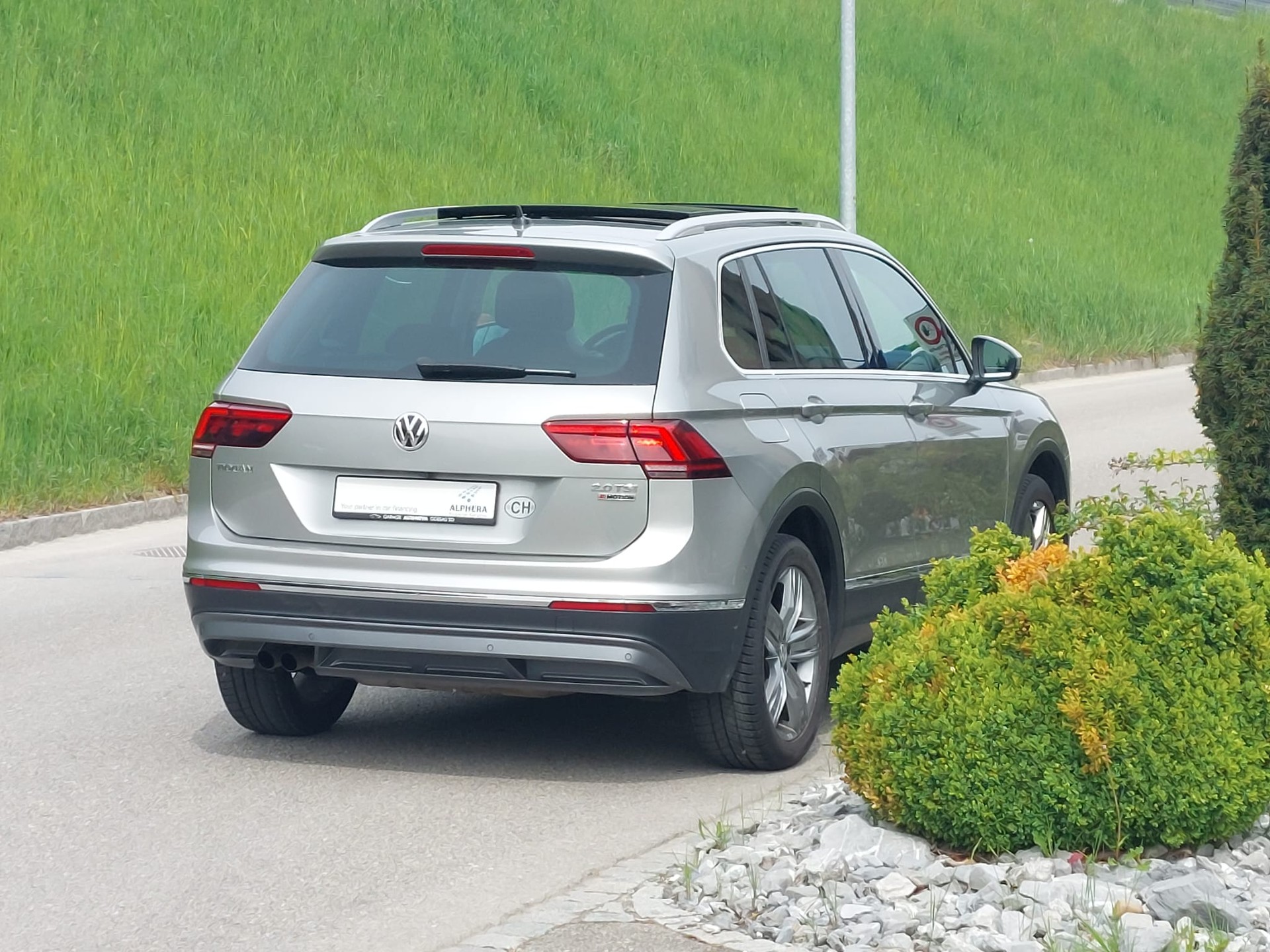 VW Tiguan 2.0TSI Highline 4Motion DSG-image-17