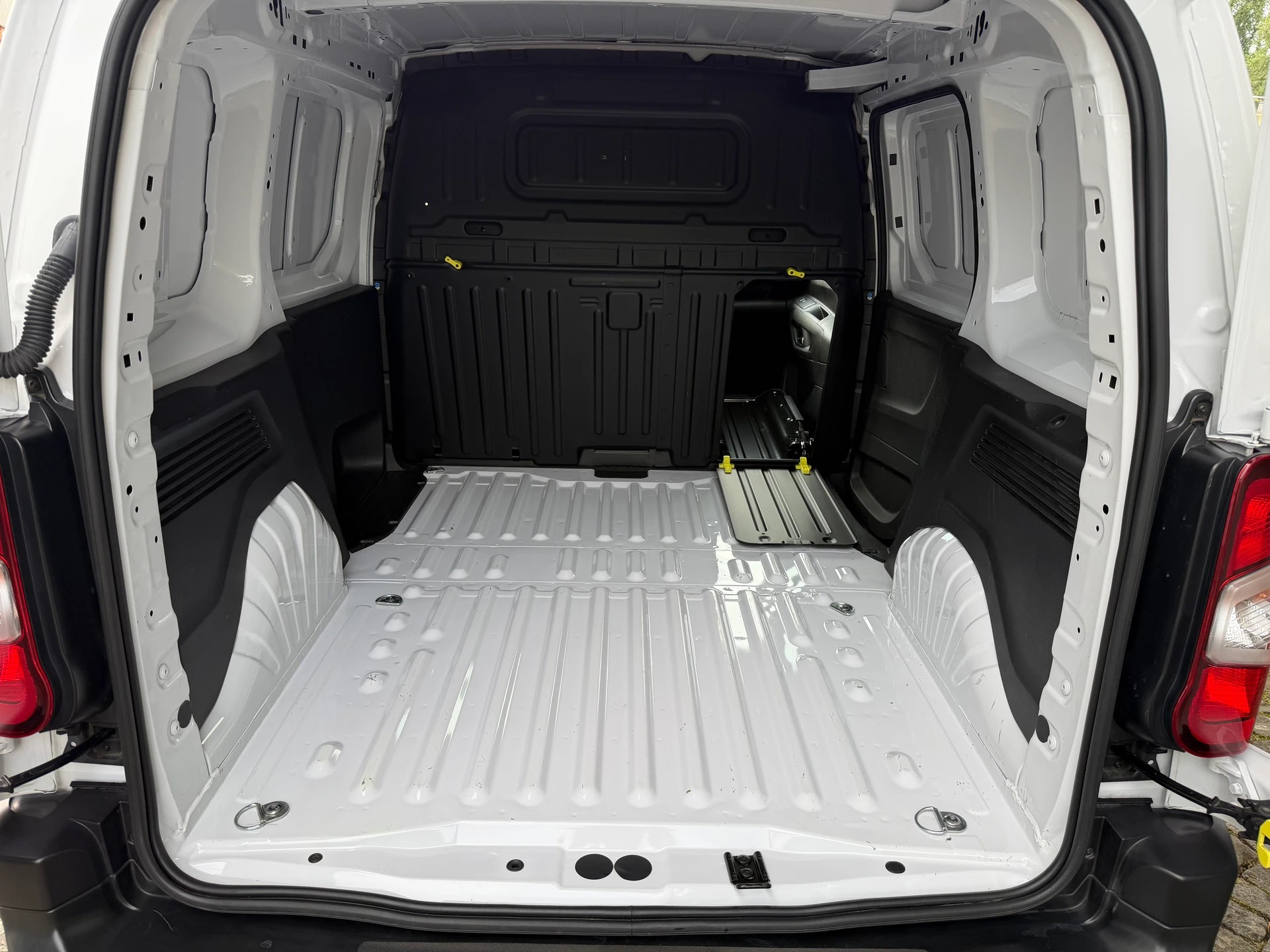FIAT DOBLO 1.2 L1 Easy Pro /1 Hand/Ab MFK/Service gepflegt/36 Monate Garantie exkl. / Anhängerkup./ Apple CarPlay /Klima/Tempomat/DAB-image-10