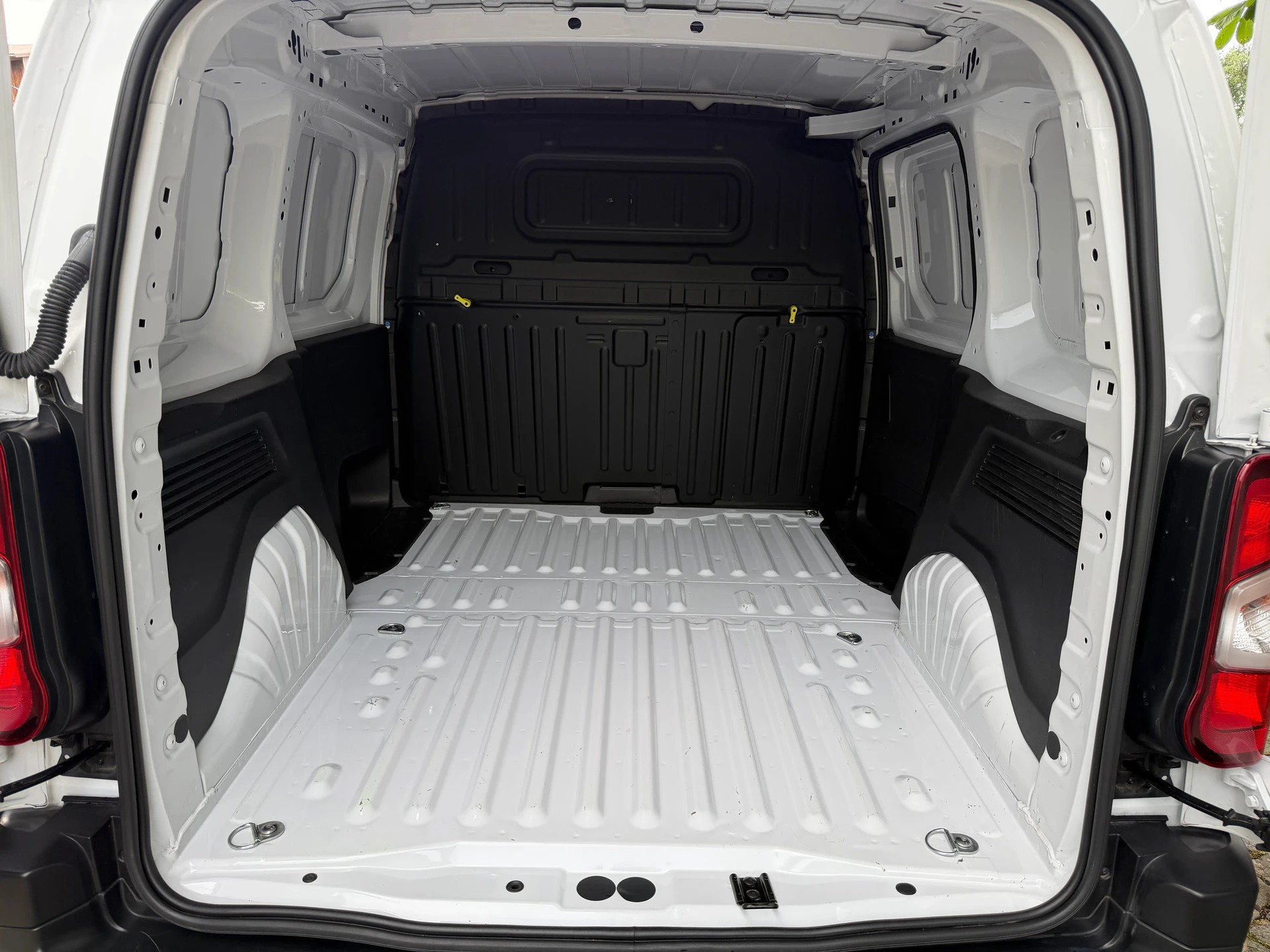 FIAT DOBLO 1.2 L1 Easy Pro /1 Hand/Ab MFK/Service gepflegt/36 Monate Garantie exkl. / Anhängerkup./ Apple CarPlay /Klima/Tempomat/DAB-image-12