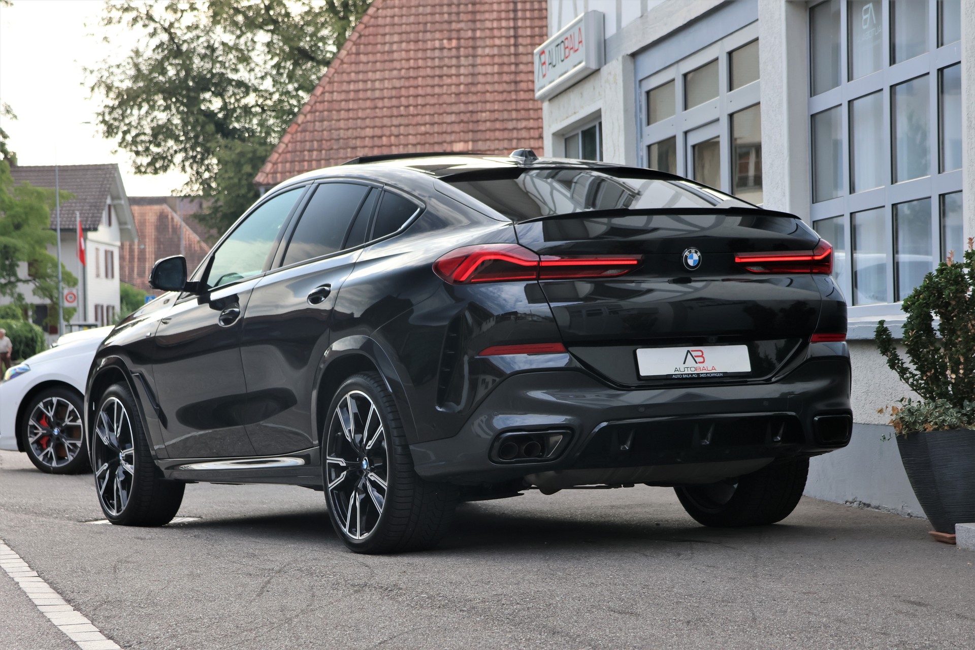 BMW X6 xDrive 48V 40i M Sport Pro Steptronic (CH)-showroom-element-2