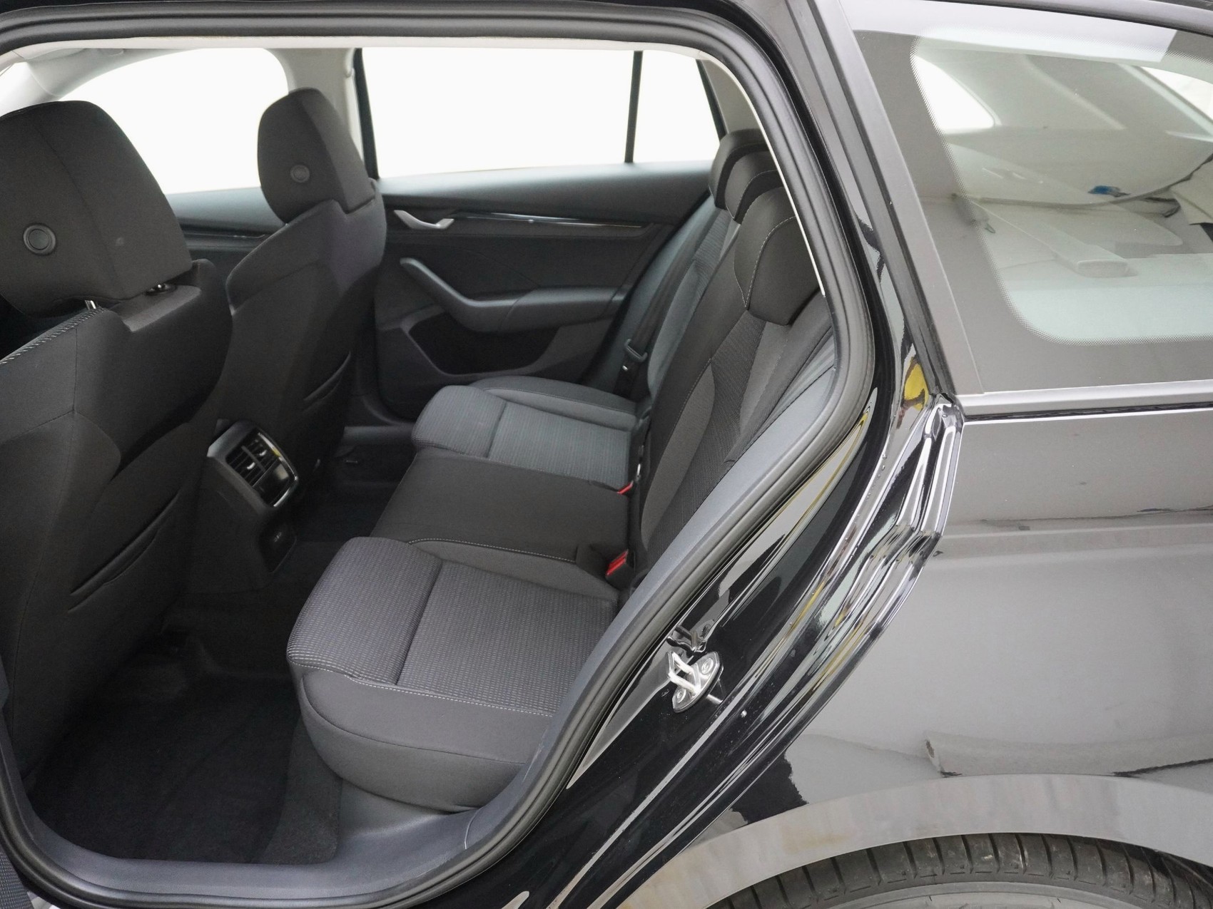 SKODA Octavia 2.0 TDI Selection-Loft DSG-image-9