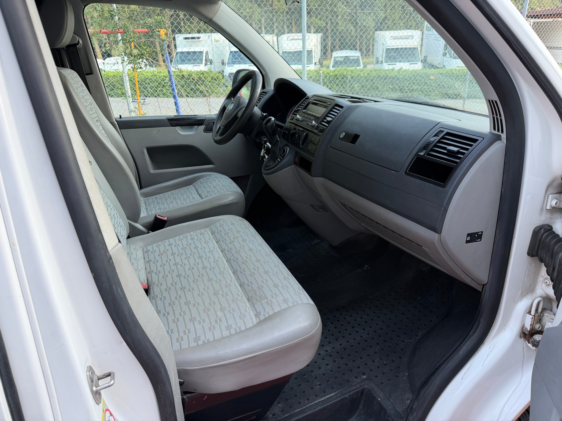 VW T5 2.0 Bi-TDI 4Motion DSG-image-9