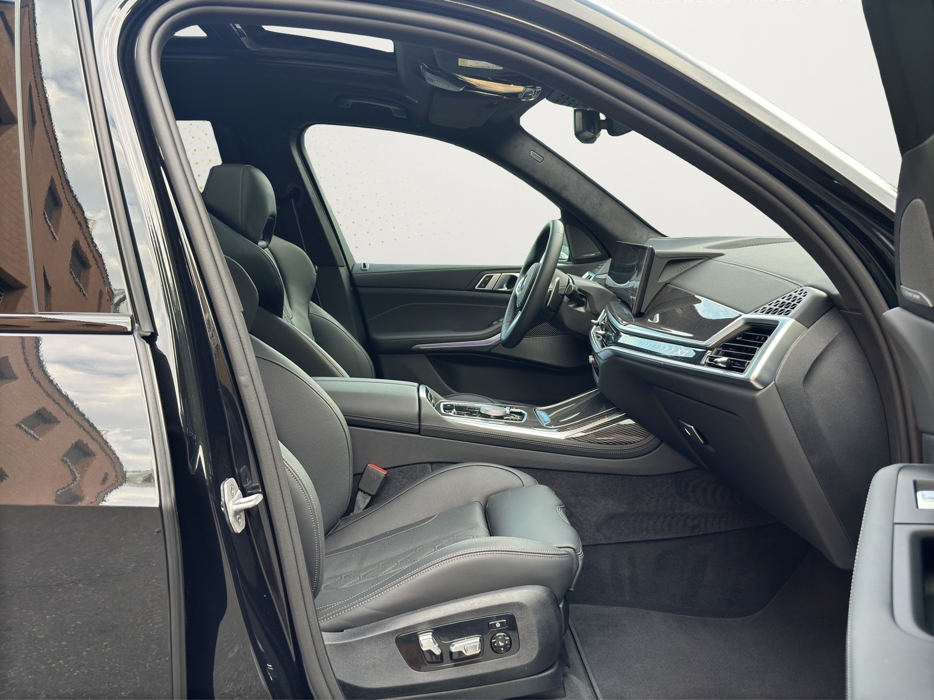 BMW X7 xDrive 48 40d M Sport Pro (CH) INDIVIDUAL FACELIFT-image-13