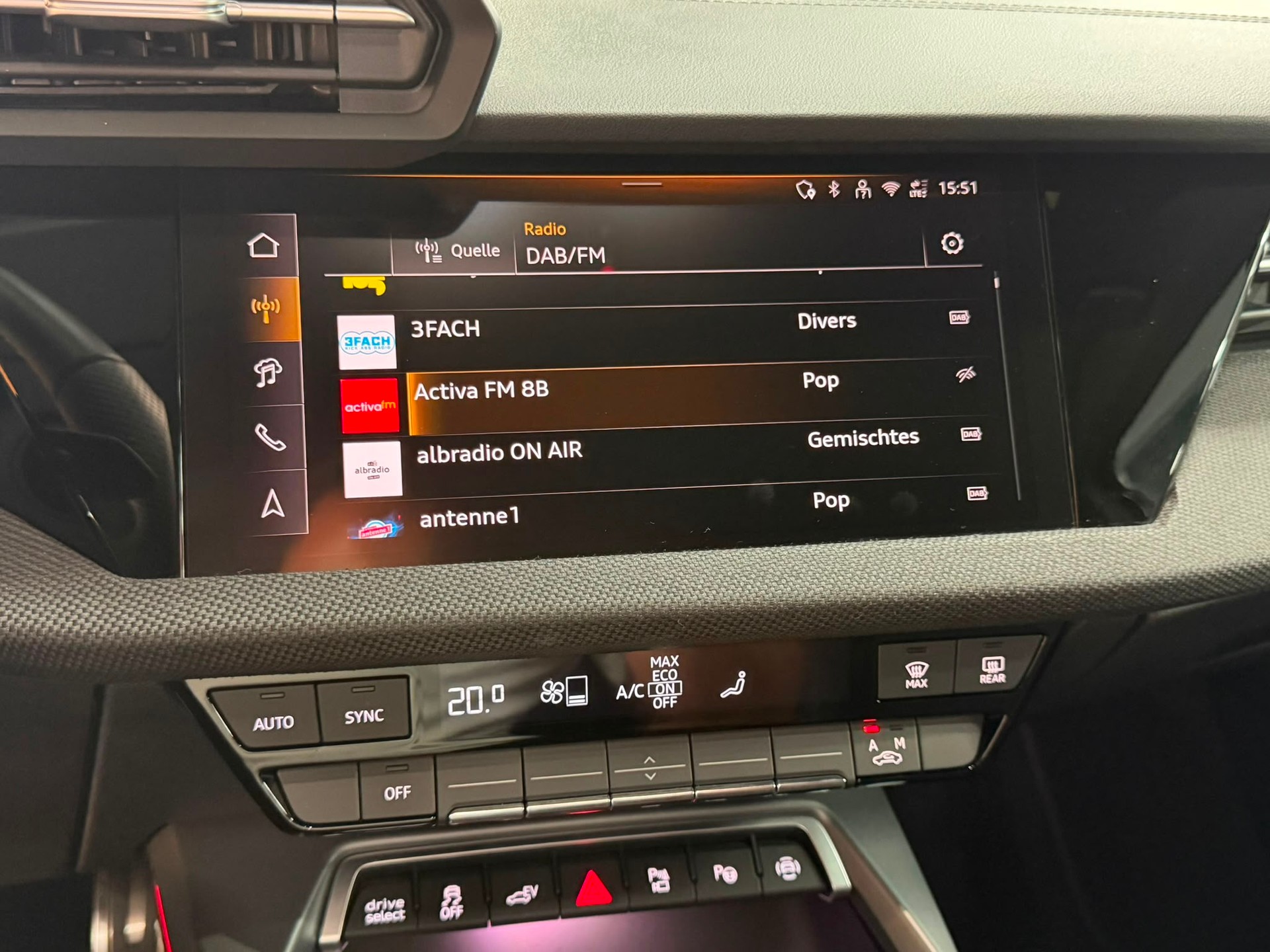 AUDI A3 Sportback 40 TFSI e S-Line S-tronic-image-18