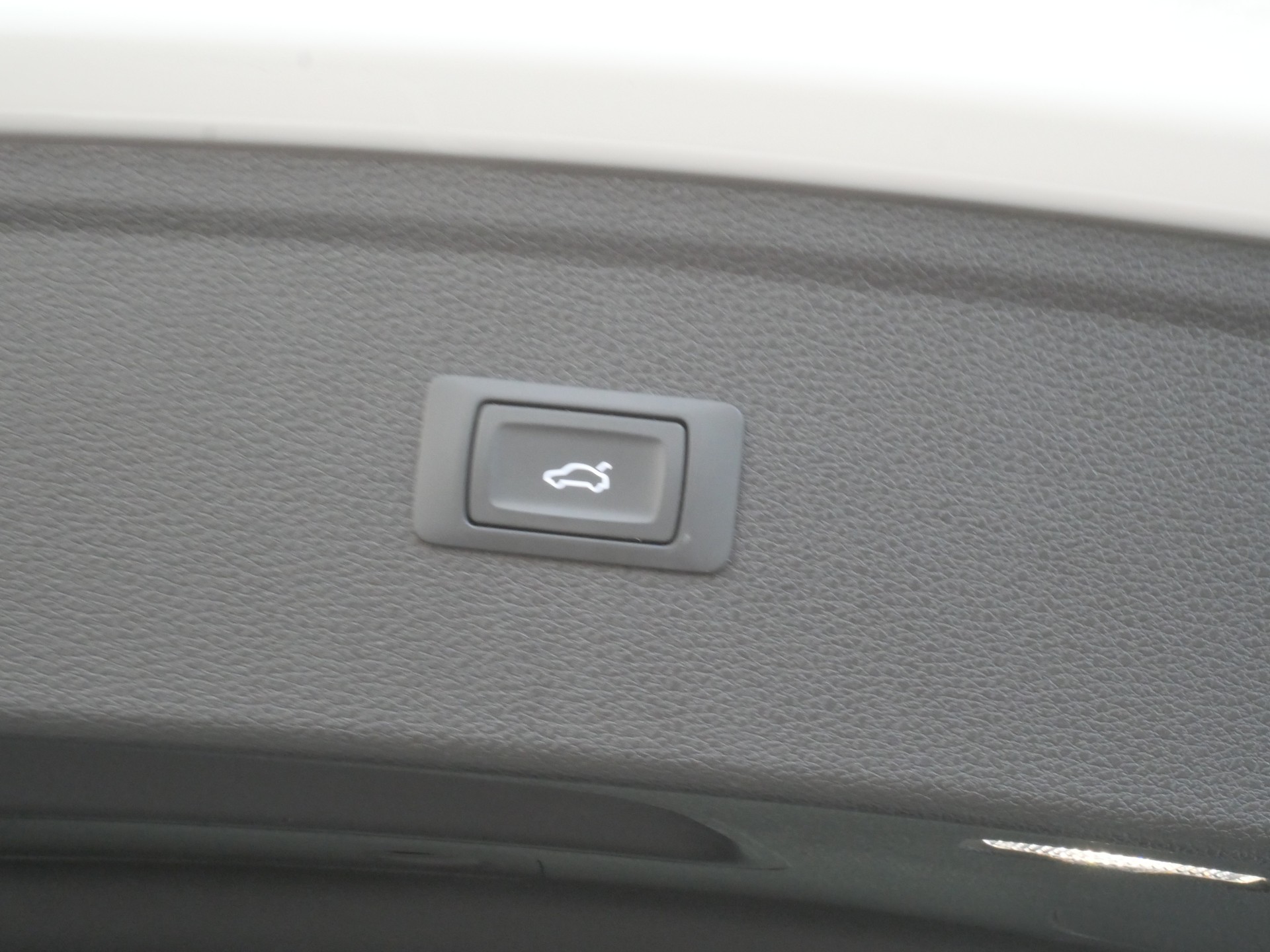 AUDI Q5 40 TDI Black Edition S-Line quattro S-tronic *CH-Auto, ABT-Chiptuning, AHK 2'400kg*-image-11
