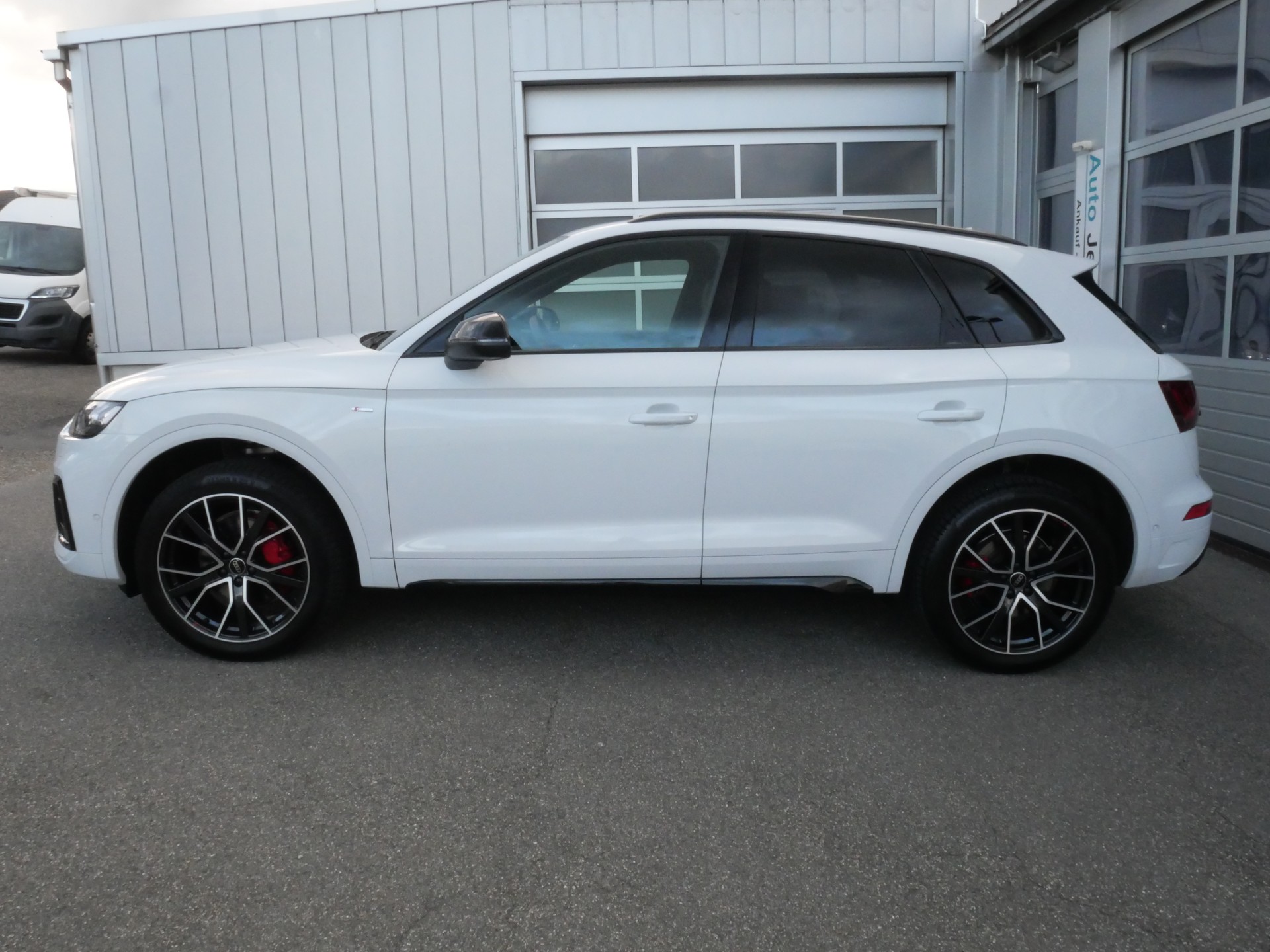 AUDI Q5 40 TDI Black Edition S-Line quattro S-tronic *CH-Auto, ABT-Chiptuning, AHK 2'400kg*-image-1