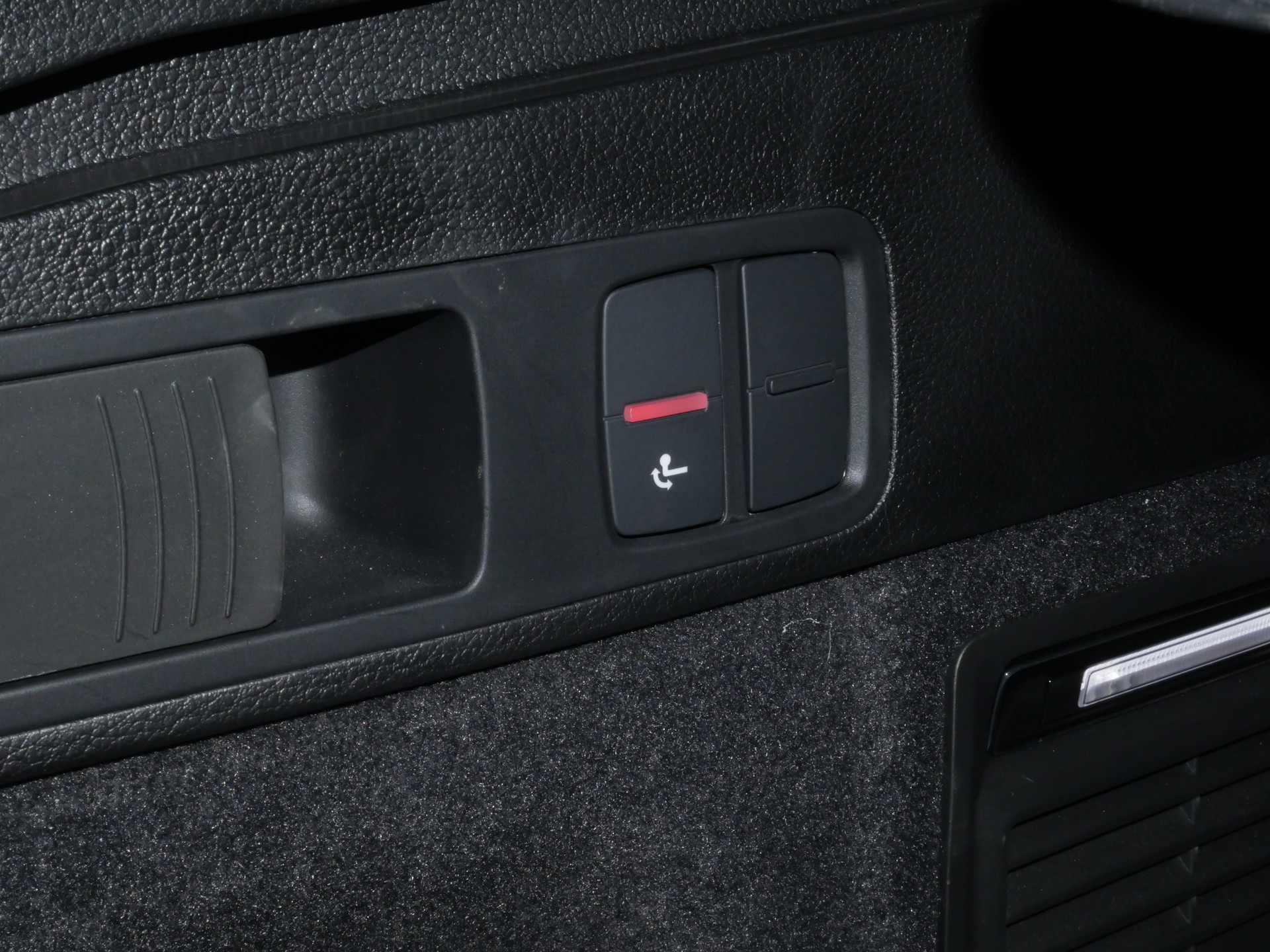 AUDI Q5 40 TDI Black Edition S-Line quattro S-tronic *CH-Auto, ABT-Chiptuning, AHK 2'400kg*-image-9