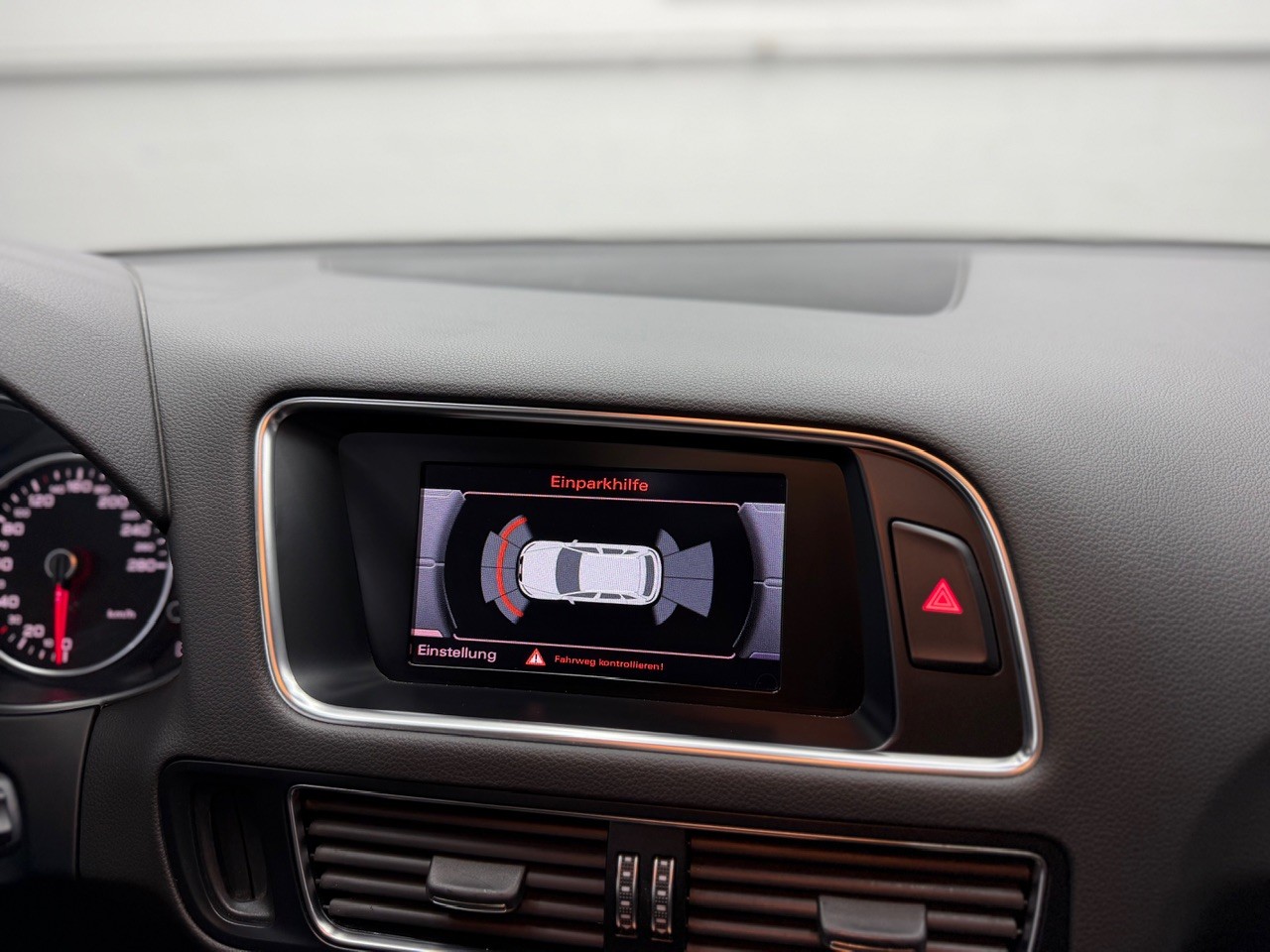 AUDI Q5 S-Line 2.0 TFSI quattro tiptronic | AHK 2'000KG | ACC Tempomat | Schiebedach | Standheizung-image-17