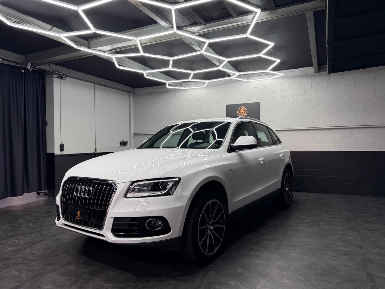 AUDI Q5 S-Line 2.0 TFSI quattro tiptronic | AHK 2'000KG | ACC Tempomat | Schiebedach | Standheizung-image-2