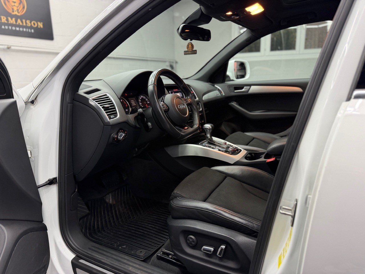 AUDI Q5 S-Line 2.0 TFSI quattro tiptronic | AHK 2'000KG | ACC Tempomat | Schiebedach | Standheizung-image-13