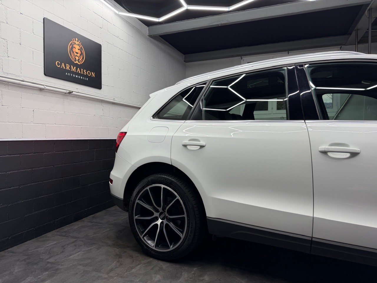 AUDI Q5 S-Line 2.0 TFSI quattro tiptronic | AHK 2'000KG | ACC Tempomat | Schiebedach | Standheizung-image-4