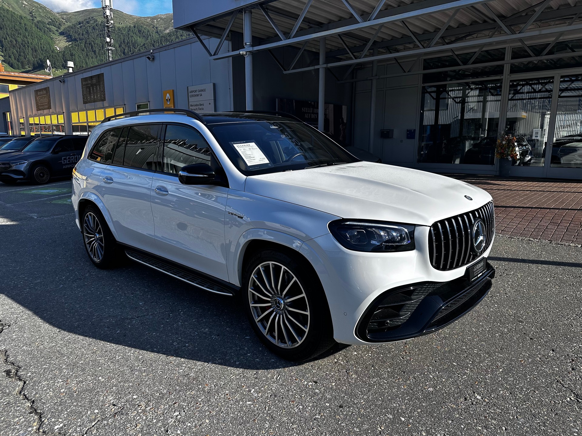MERCEDES-BENZ GLS 63 AMG 4matic+-showroom-element-2