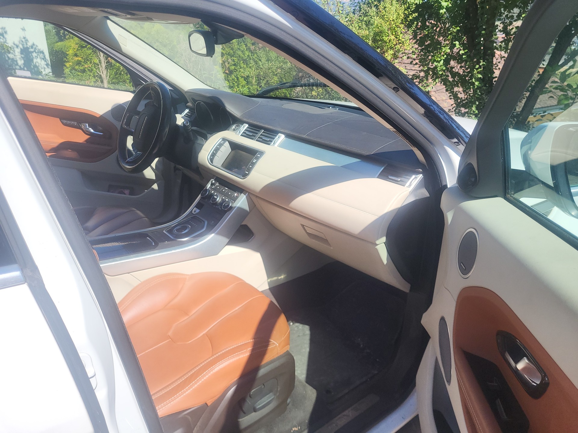 LAND ROVER 2.0 Si4 Dynamic-image-4
