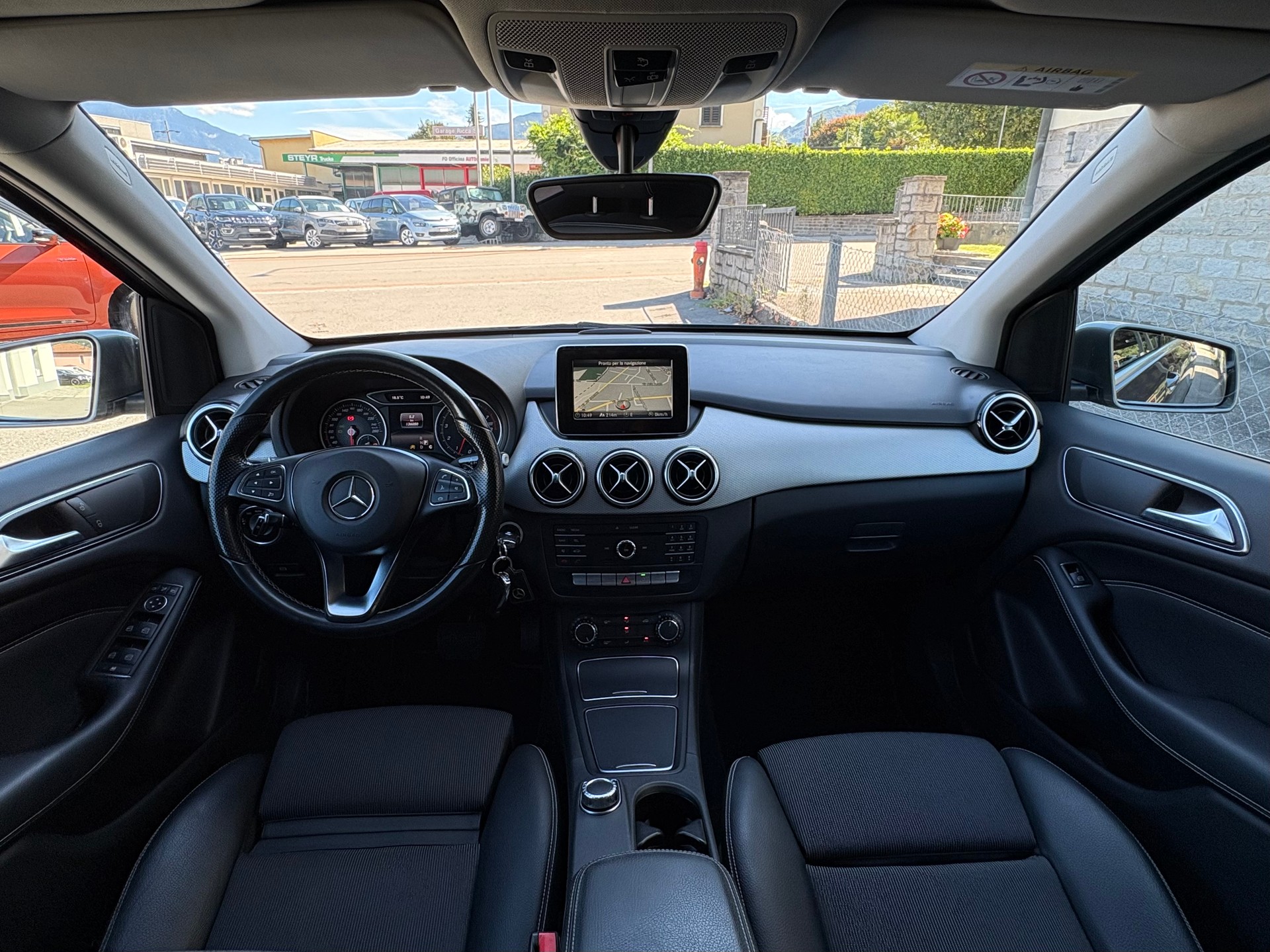 MERCEDES-BENZ B 180 Urban 7G-DCT-image-9