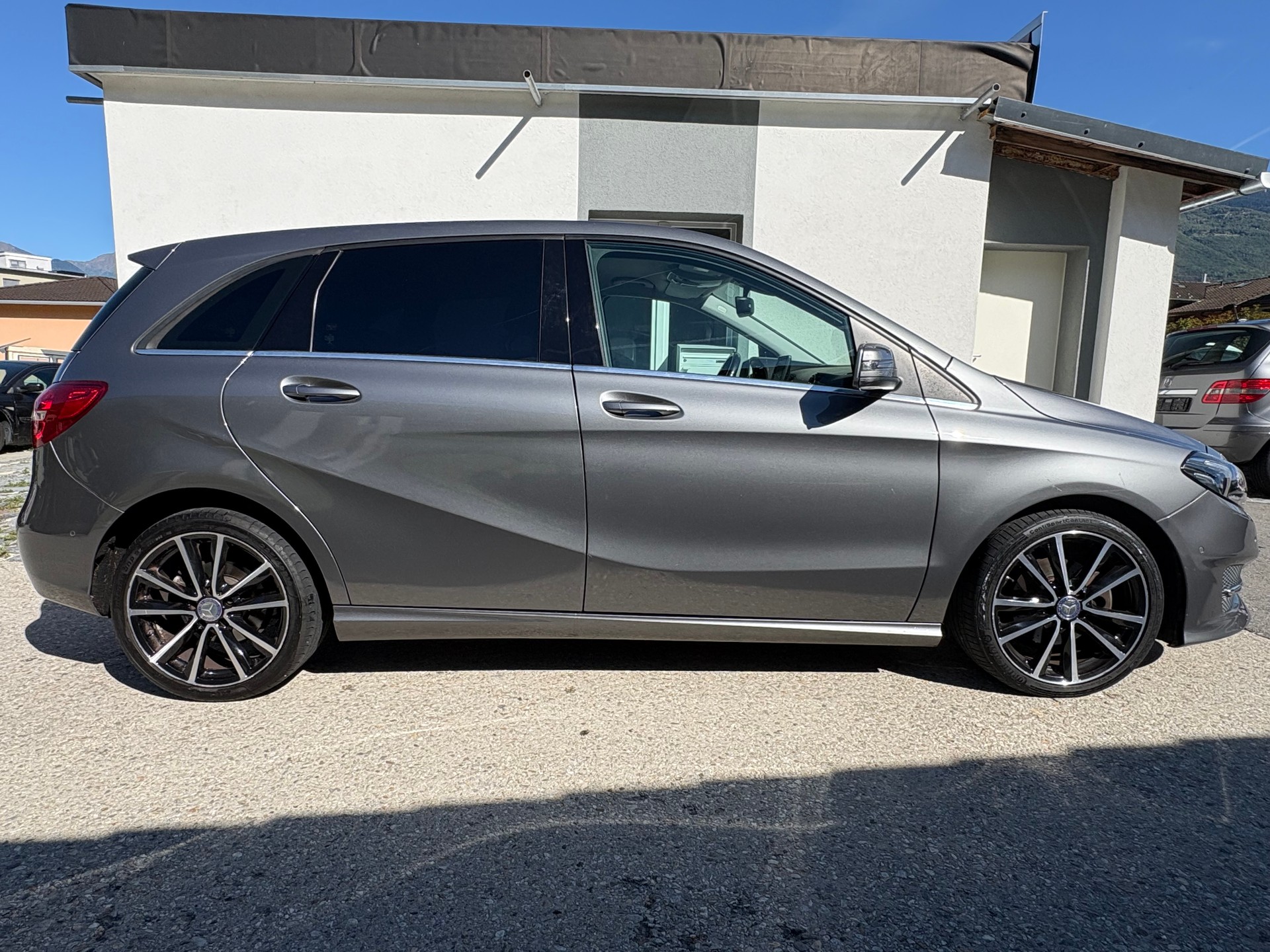 MERCEDES-BENZ B 180 Urban 7G-DCT-image-5