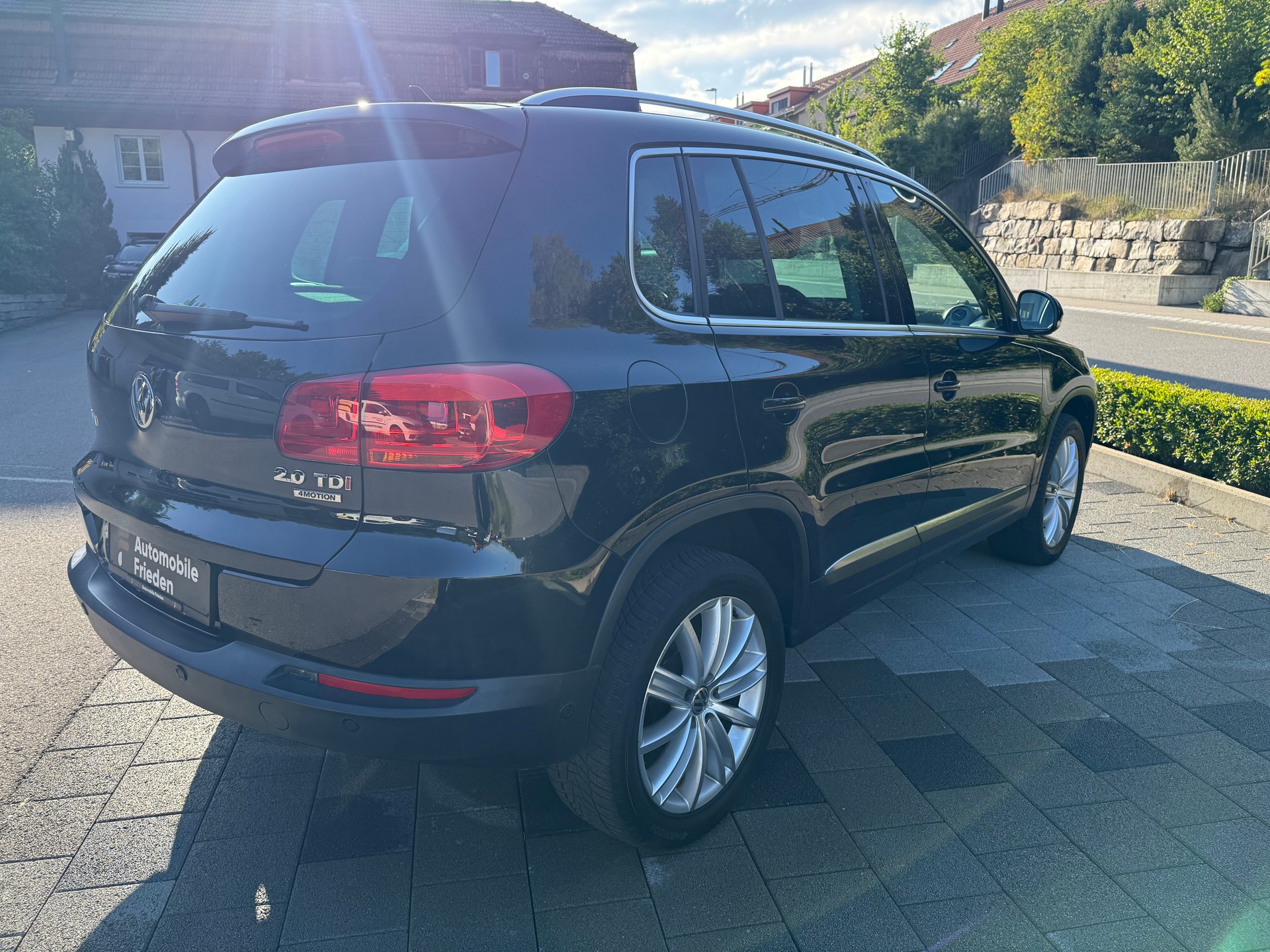 VW Tiguan 2.0 TDI BlueMotion Sport&Style 4Motion DSG-image-5