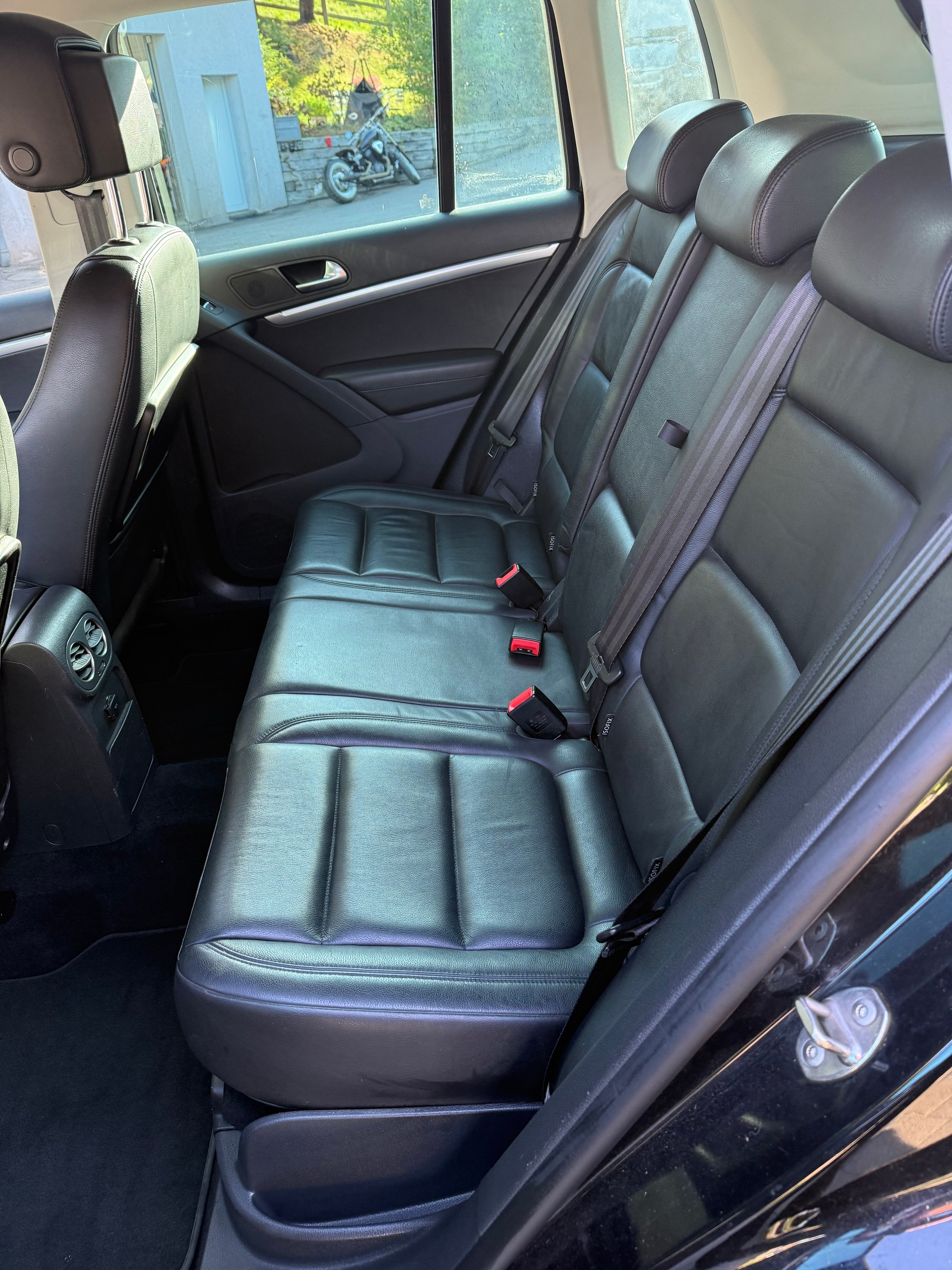 VW Tiguan 2.0 TDI BlueMotion Sport&Style 4Motion DSG-image-10
