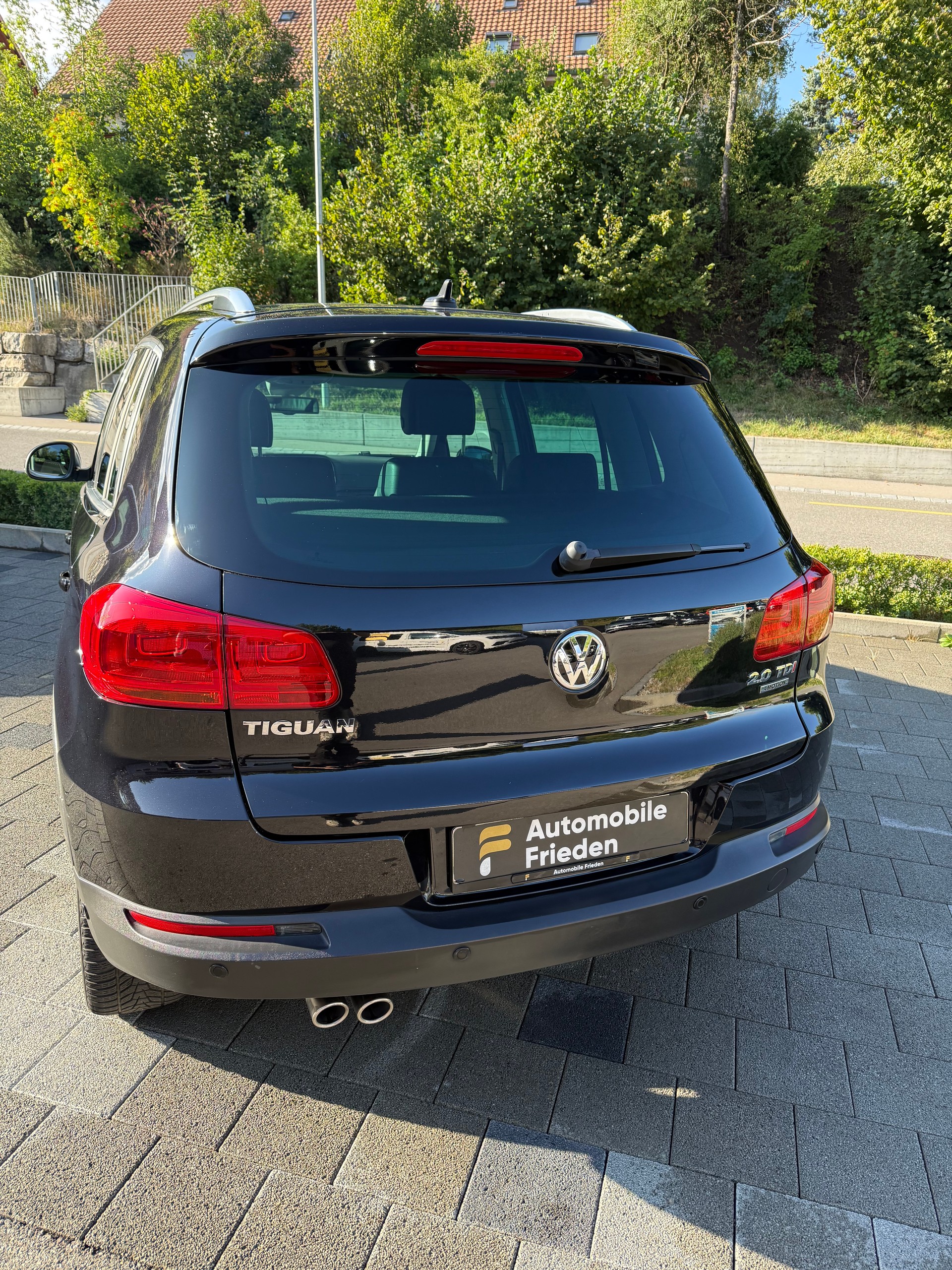 VW Tiguan 2.0 TDI BlueMotion Sport&Style 4Motion DSG-image-4