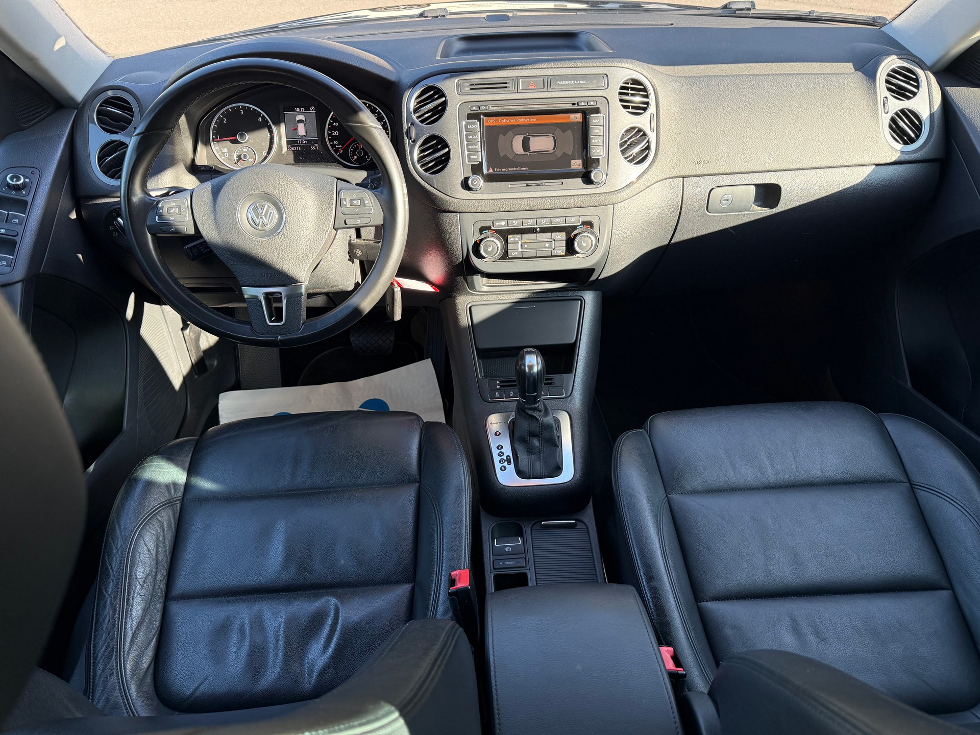 VW Tiguan 2.0 TDI BlueMotion Sport&Style 4Motion DSG-image-6