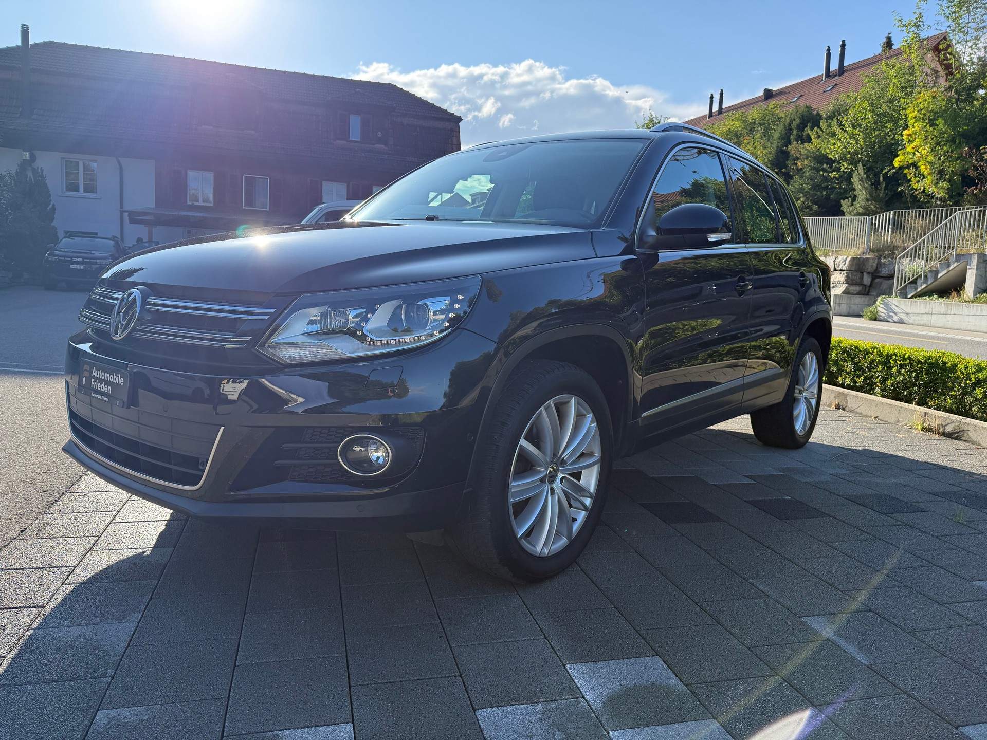 VW Tiguan 2.0 TDI BlueMotion Sport&Style 4Motion DSG-image-2