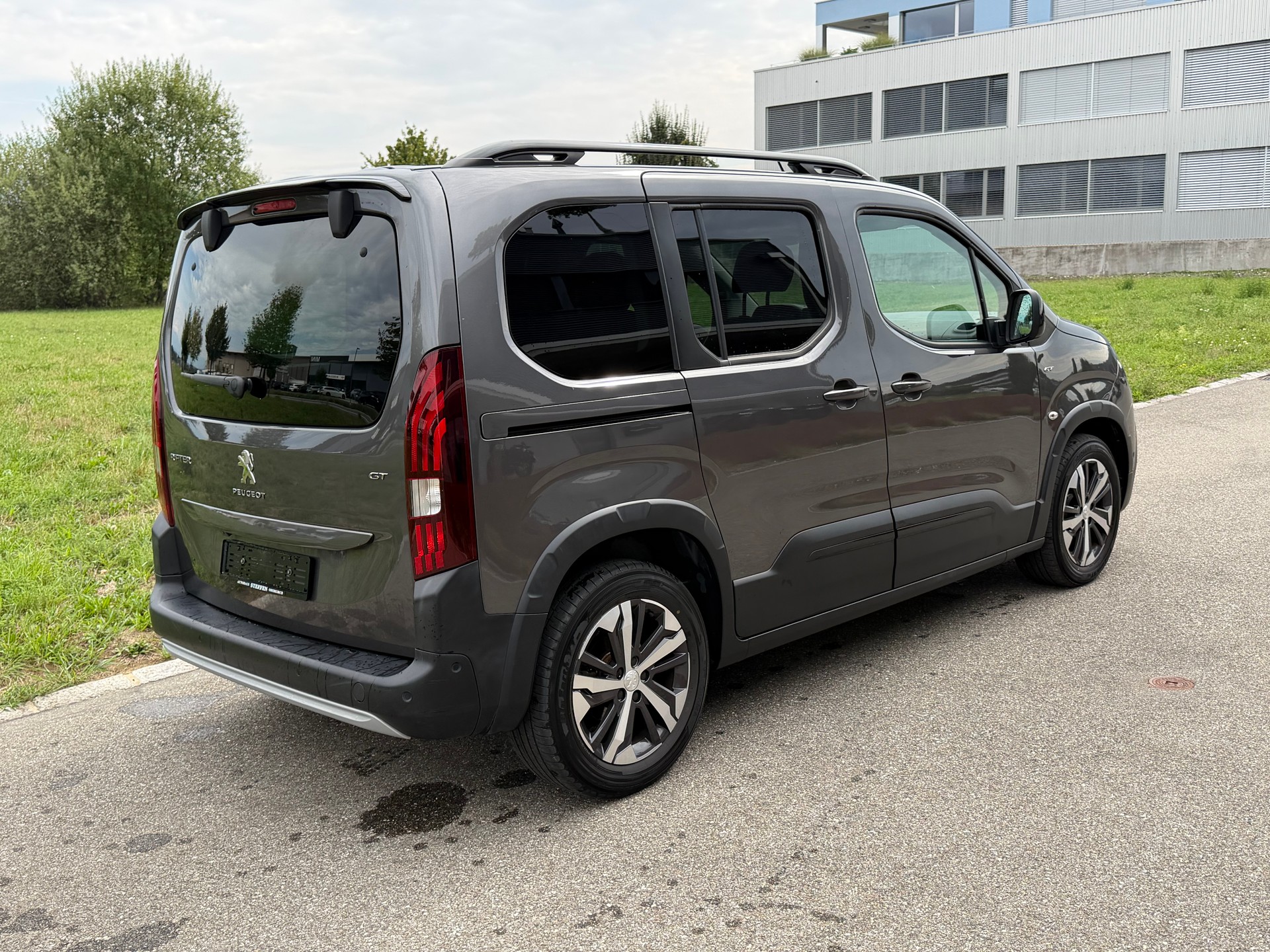 PEUGEOT Rifter 1.2 PureTech GT EAT8-image-5