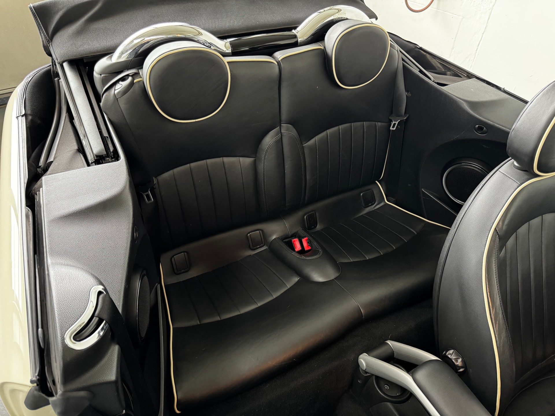 MINI Cooper John Cooper Works Cabriolet-image-30